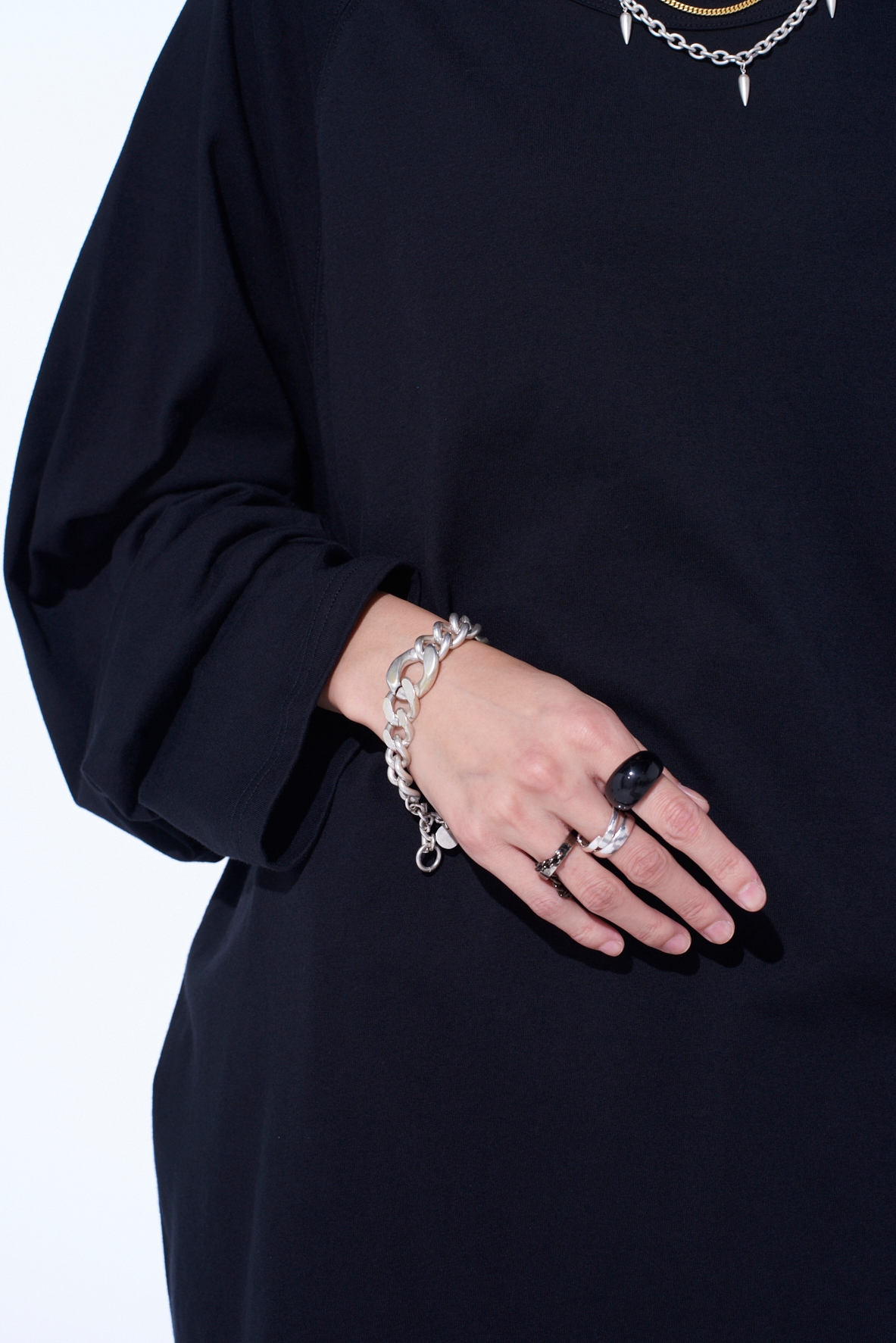 ASYMMETRIC BRASS MANTEL BRACELET