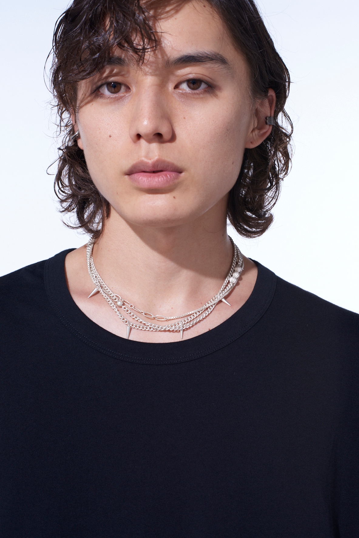 STUDS TRIPLE CHAIN NECKLACE