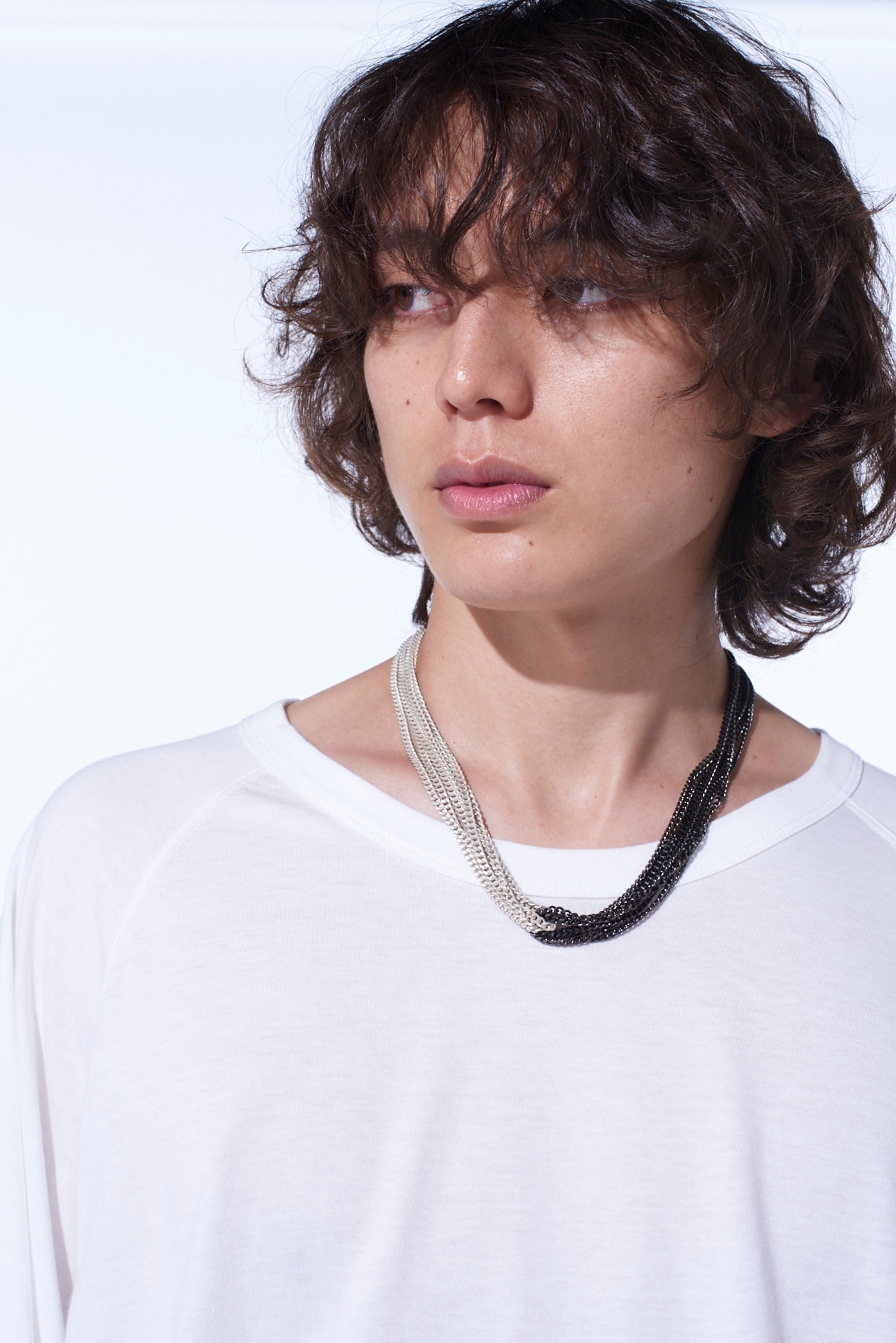 TWO-TONE CONTRAST MULTI CHAIN NECKLACE
