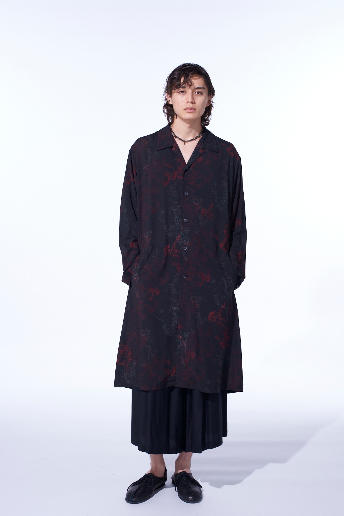 RAYON CRIMSON LACE PRINT OPEN-COLLAR LONG SHIRT