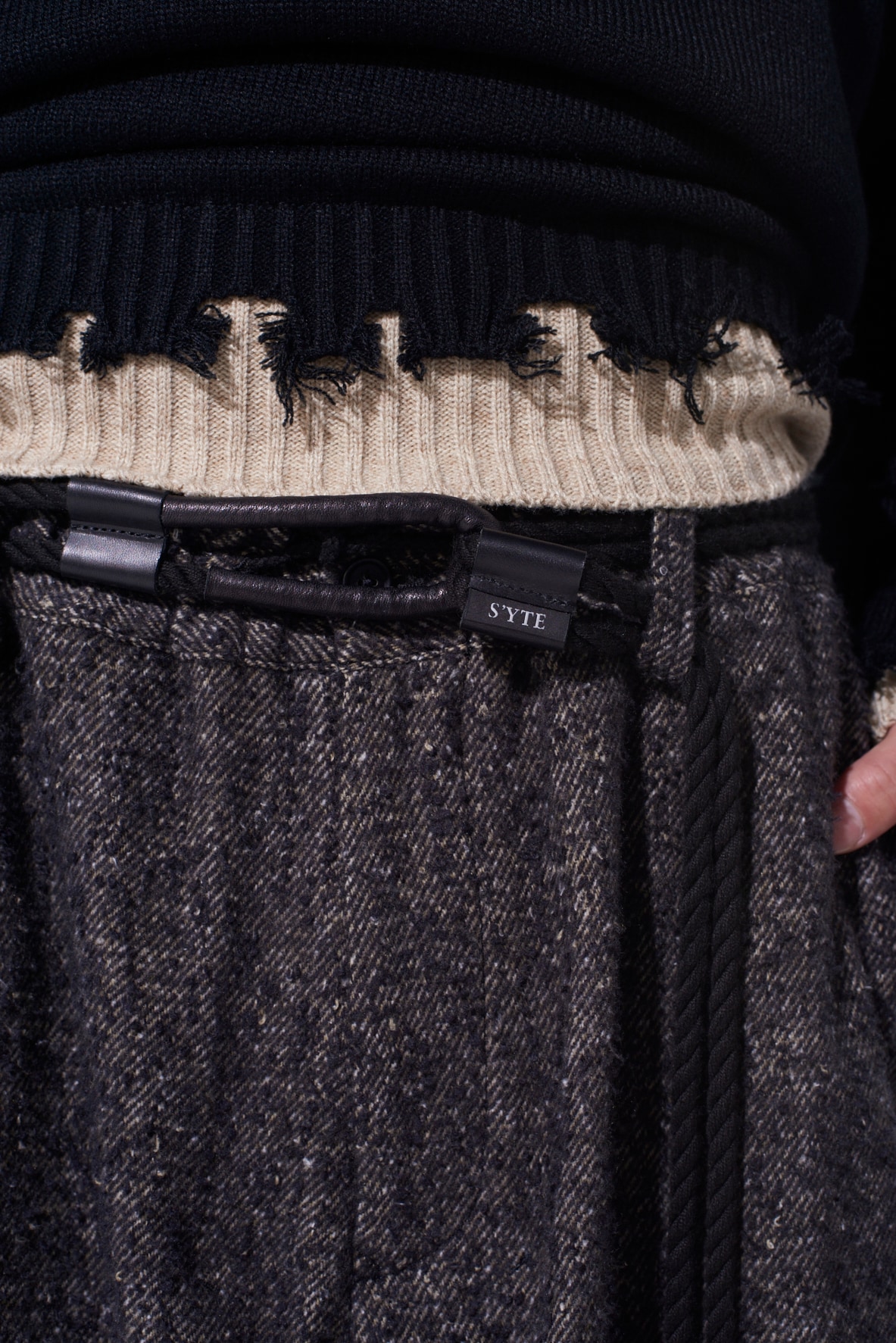 ACRYLIC ROPE BELT