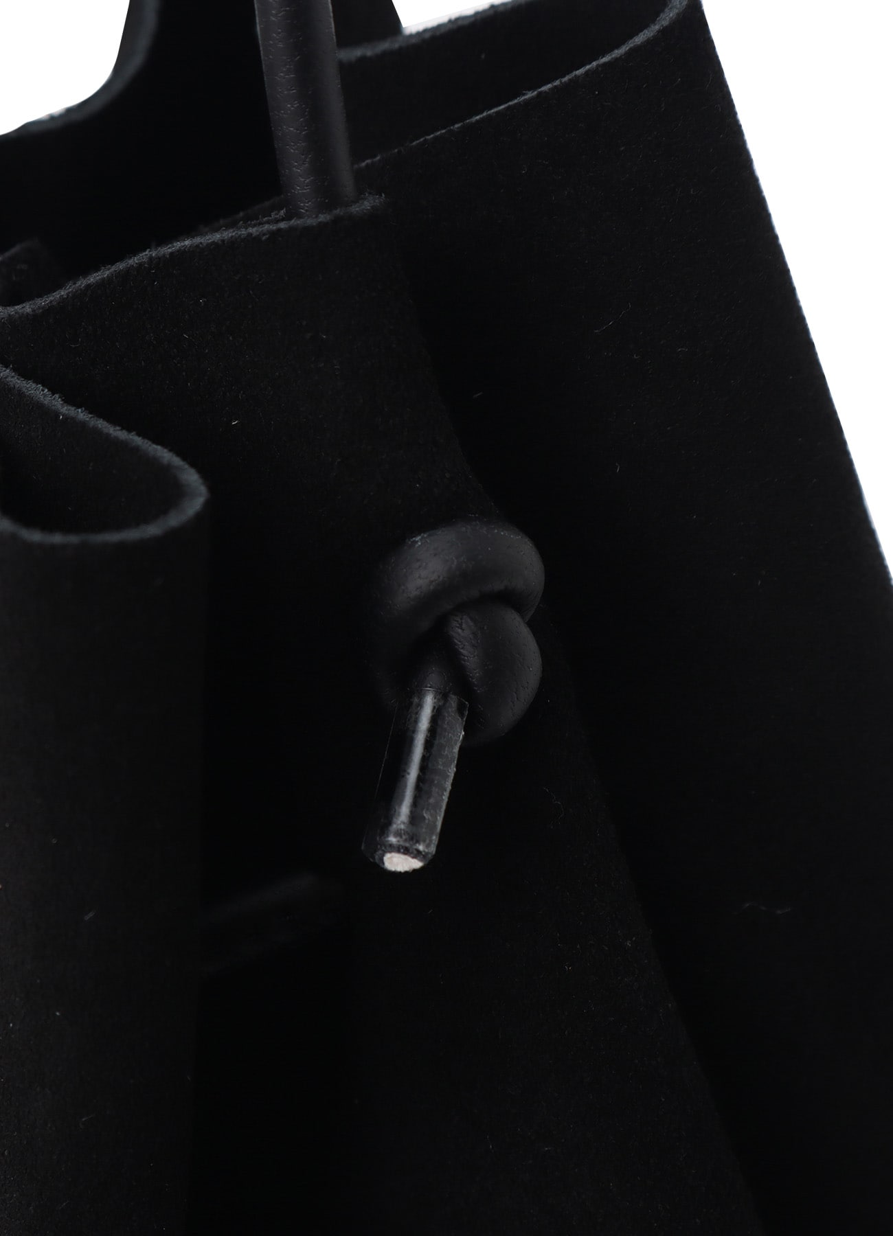 COW LEATHER CONCHO SHOULDER BAG