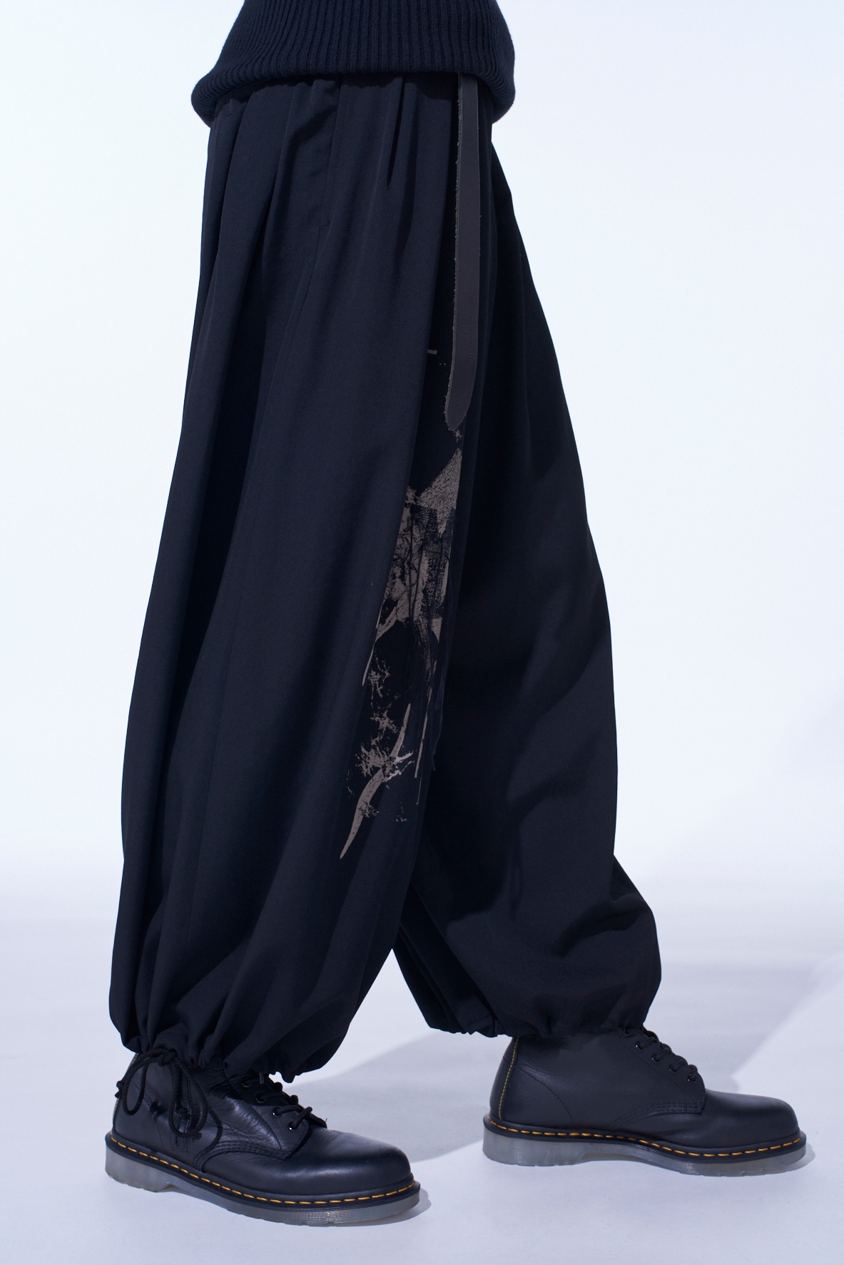 WASHER WOOL GABARDINE PRINT EMBROIDERY BALLOON PANTS