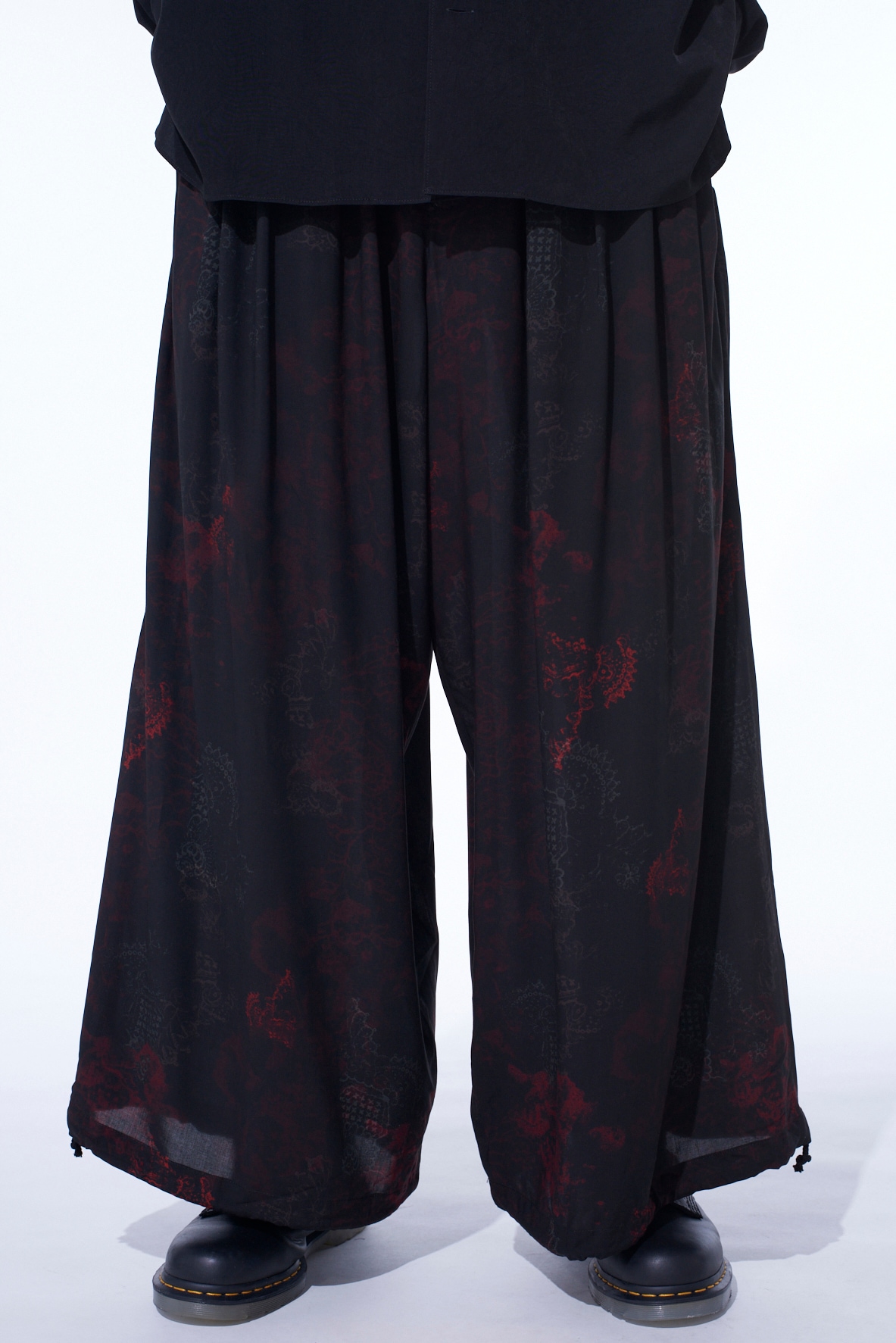RAYON CRIMSON LACE PRINT BALLOON PANTS