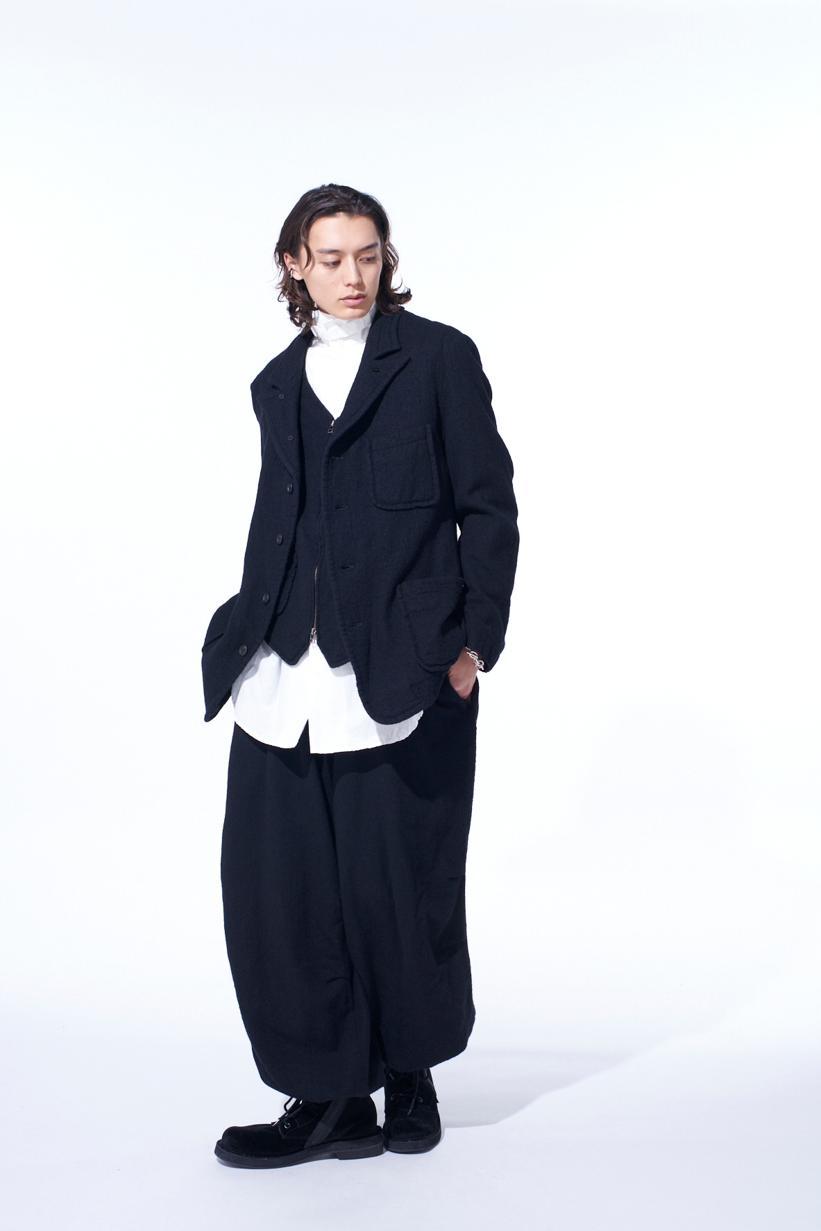 WOOL GAUZE KNEE TUCK PANTS