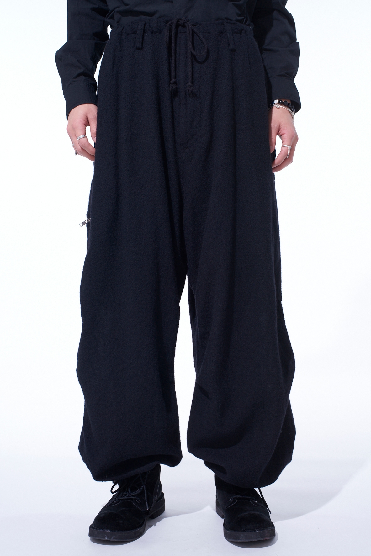 WOOL GAUZE KNEE TUCK PANTS