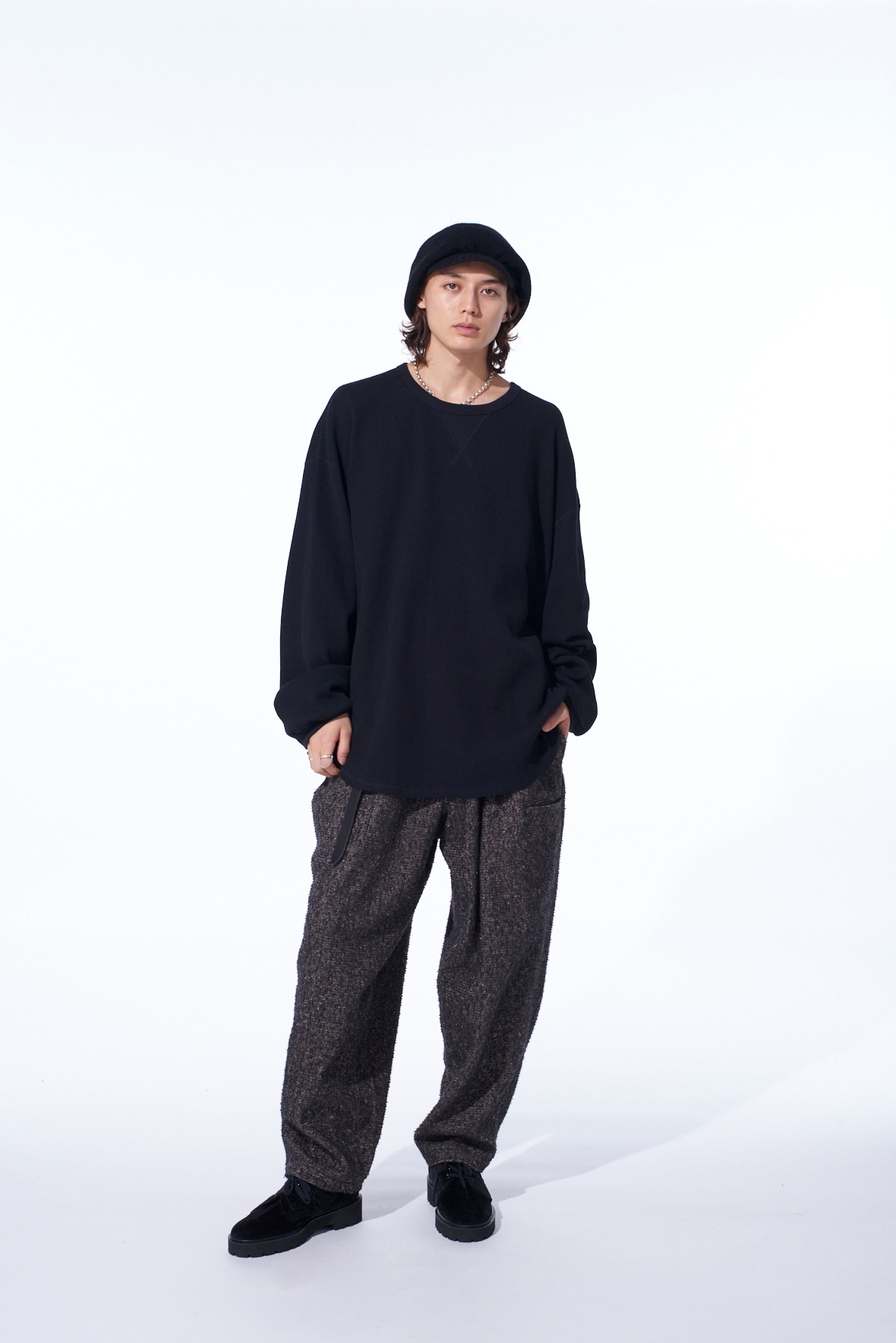 BRUSHED TWILL NEEDLE PUNCH TAPERED PANTS
