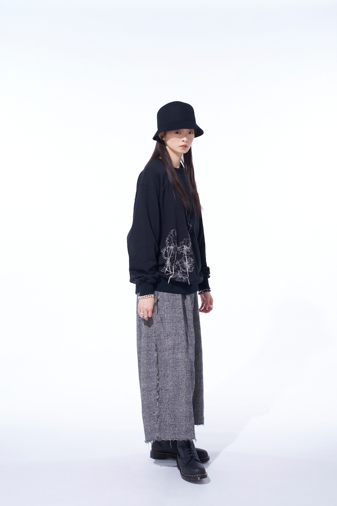 FRENCH TERRY FLOWER EMBROIDERY PULLOVER