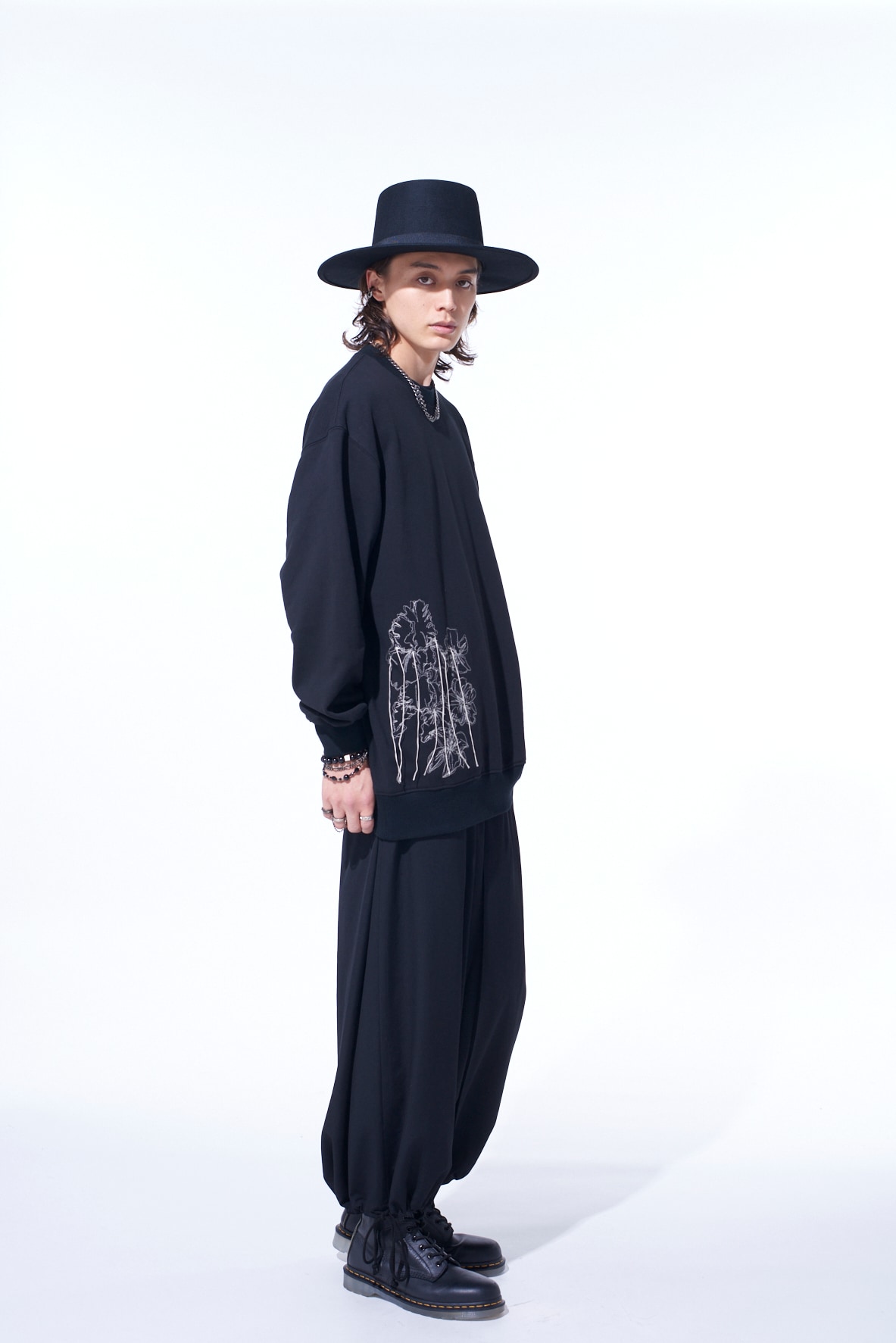 FRENCH TERRY FLOWER EMBROIDERY PULLOVER