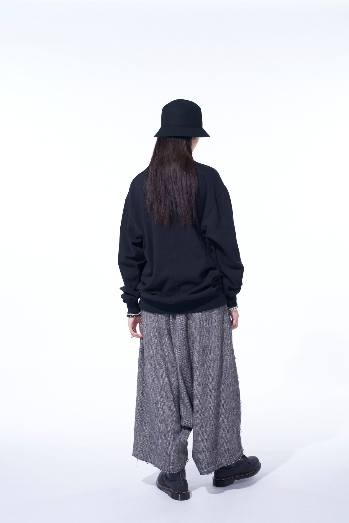 FRENCH TERRY FLOWER EMBROIDERY PULLOVER