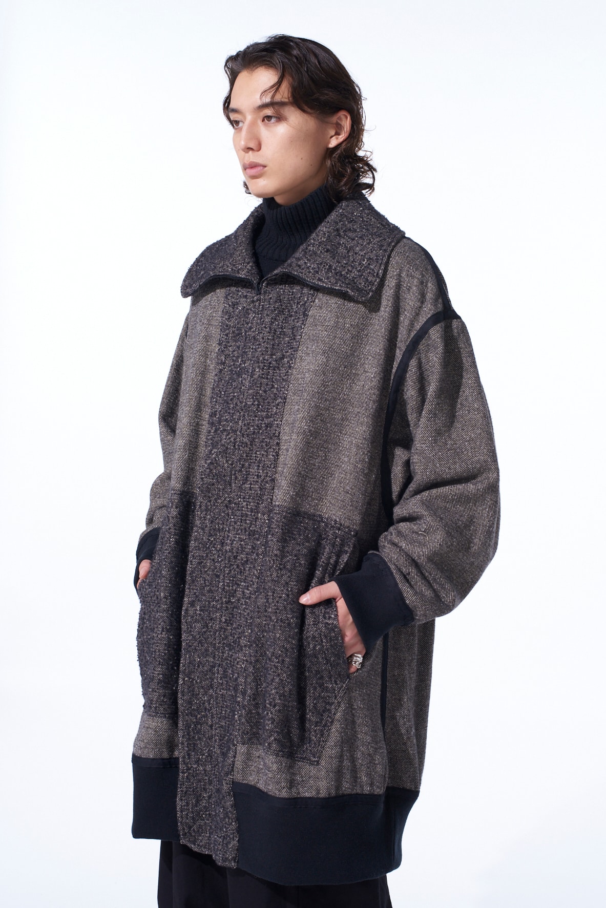 BRUSHED TWILL NEEDLE PUNCH REVERSIBLE LONG TRUCK TOP