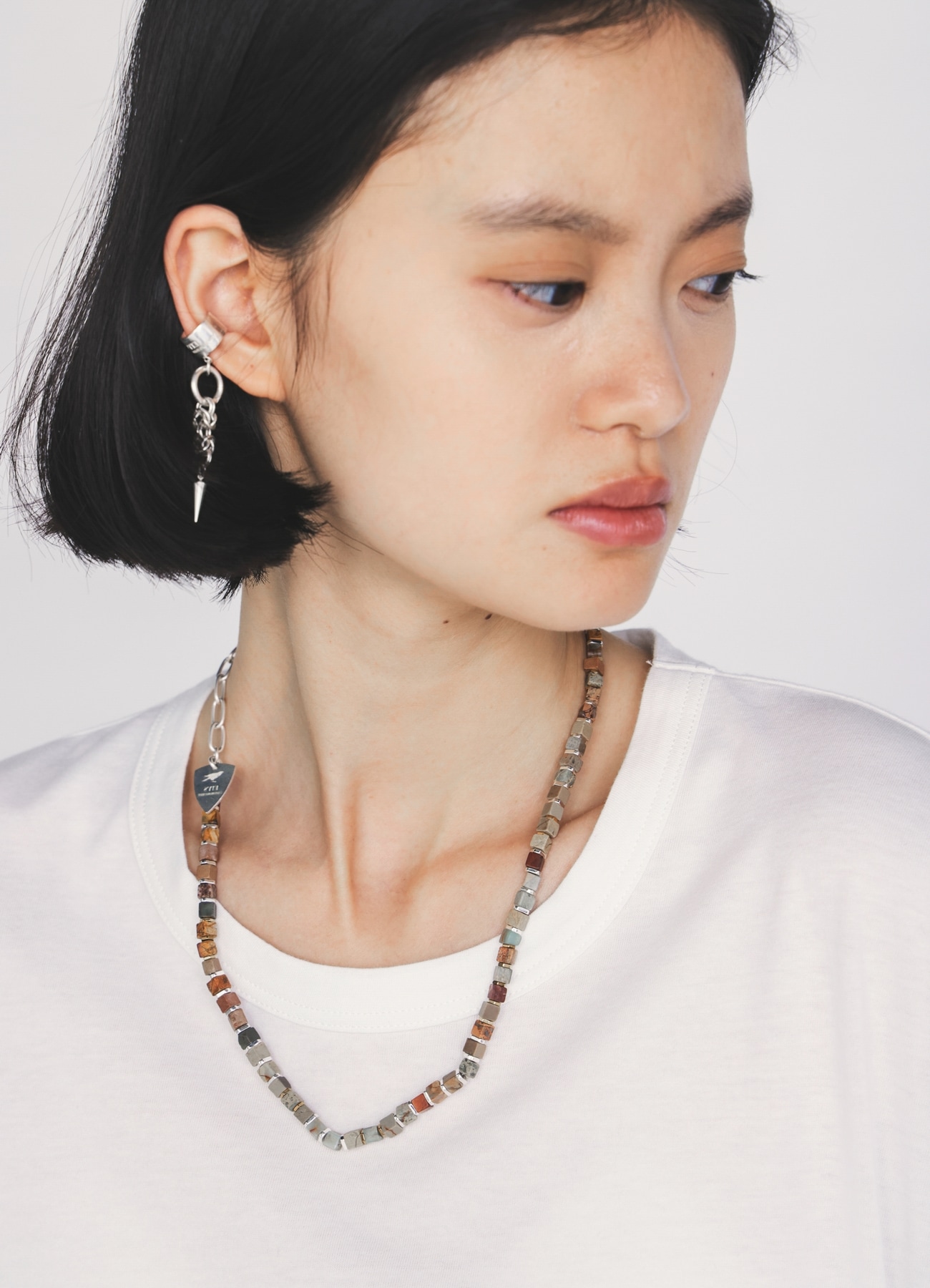 PICK ACCENT COLOR-CUBE NECKLACE