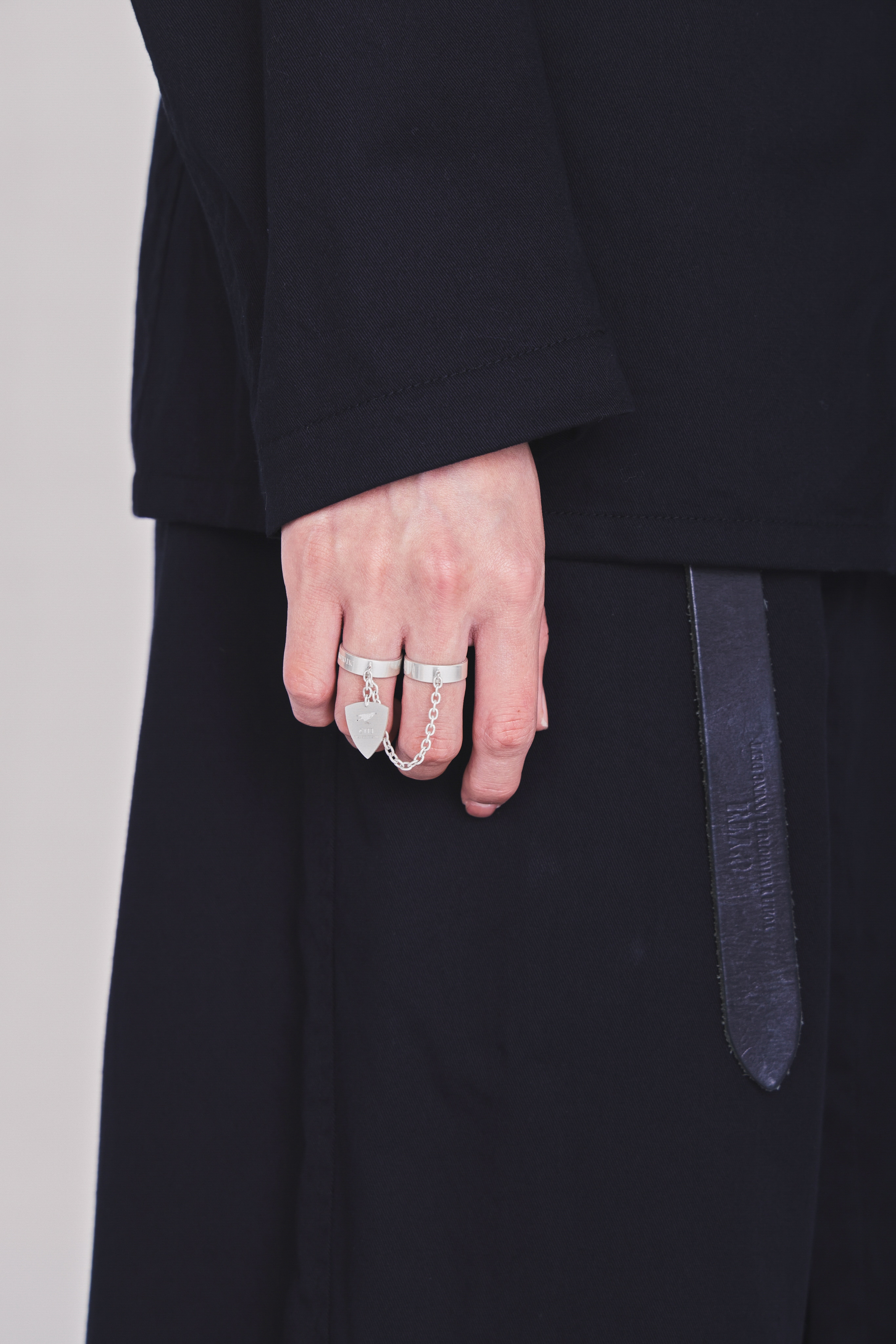 PICK ACCENT CHAIN-LINKED DOUBLE RING