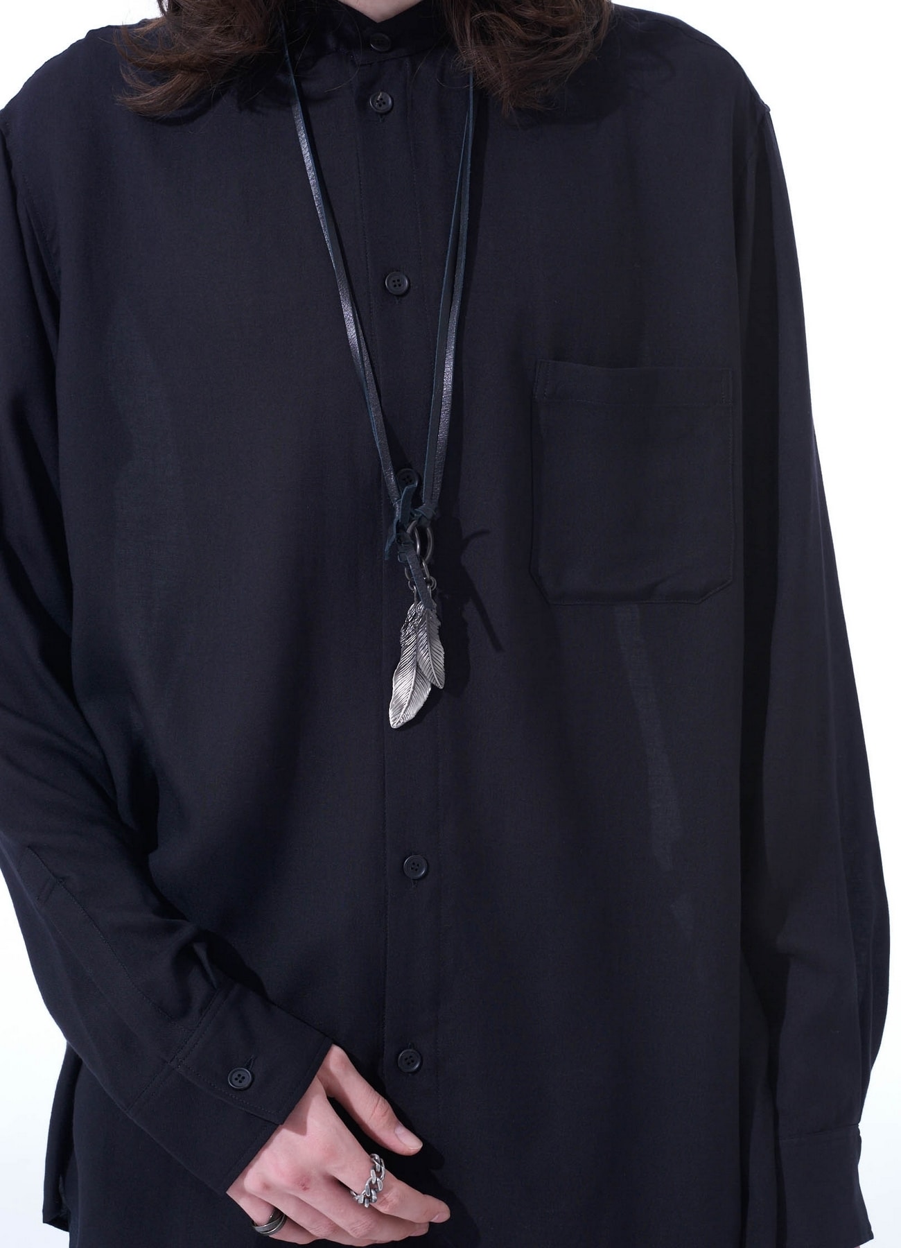 LEATHER CORD BRASS FEATHER NECKLACE
