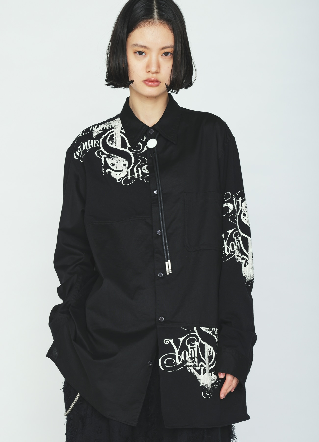 BRASS LOGO MOTIF LOOP TIE