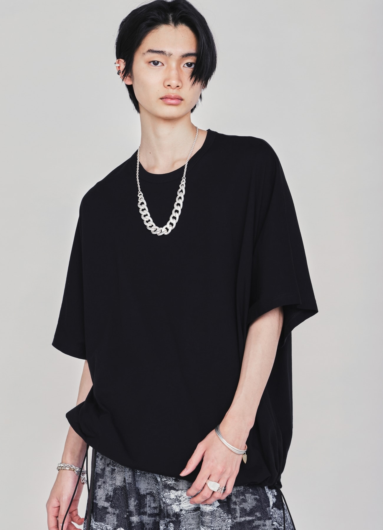 CHAIN NECKLACE WITH CUBAN LINK ACCENT