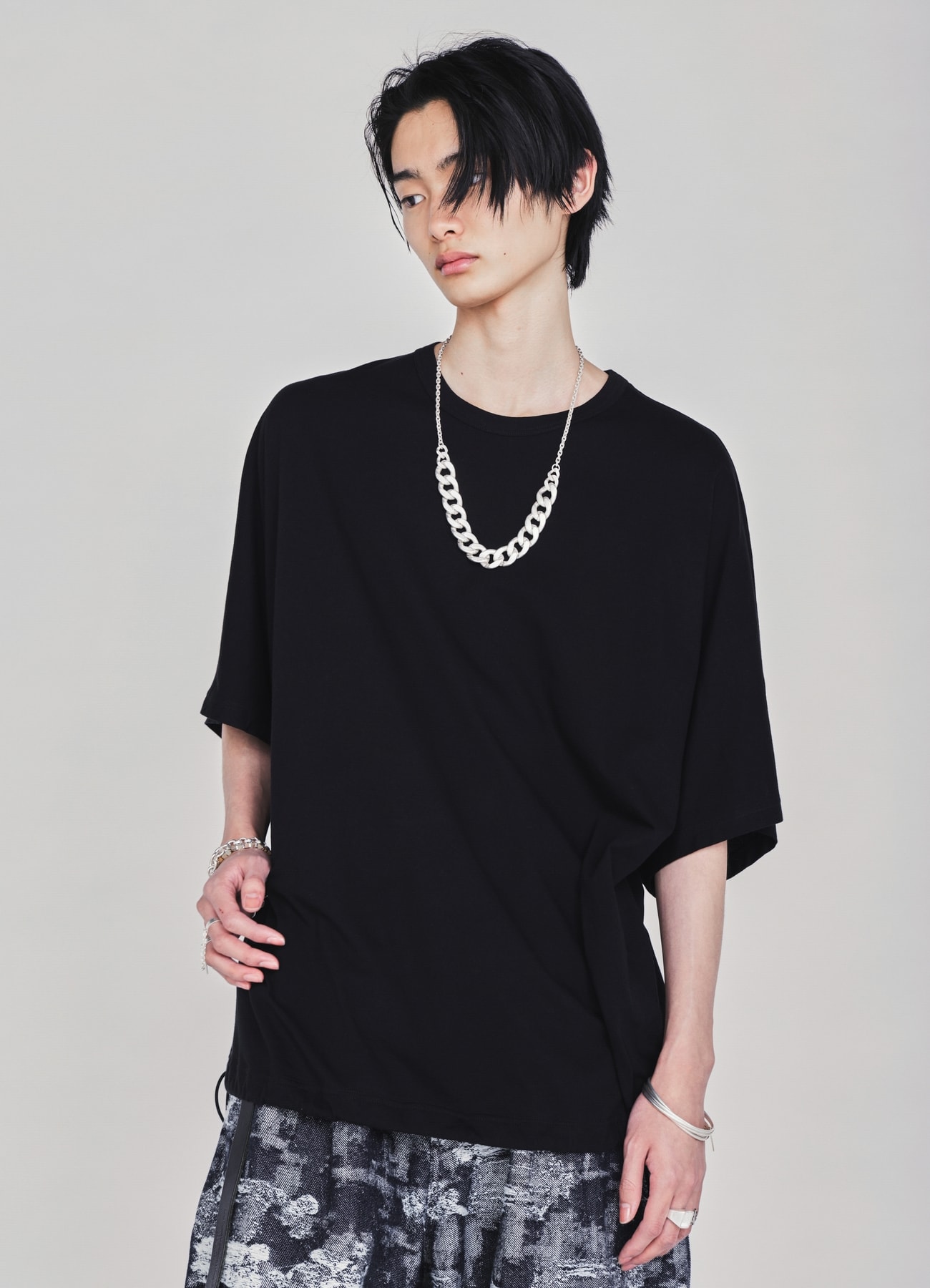 CHAIN NECKLACE WITH CUBAN LINK ACCENT