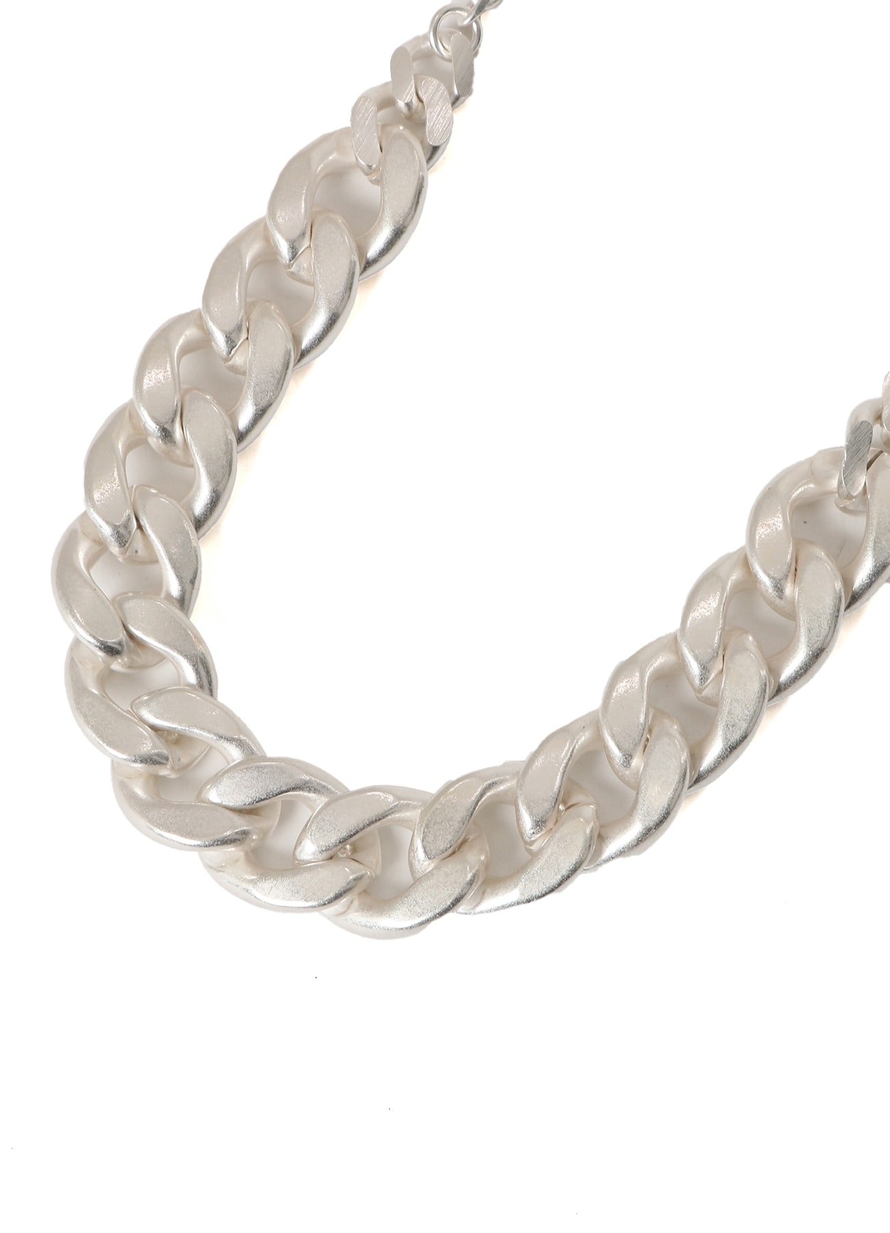 CHAIN NECKLACE WITH CUBAN LINK ACCENT