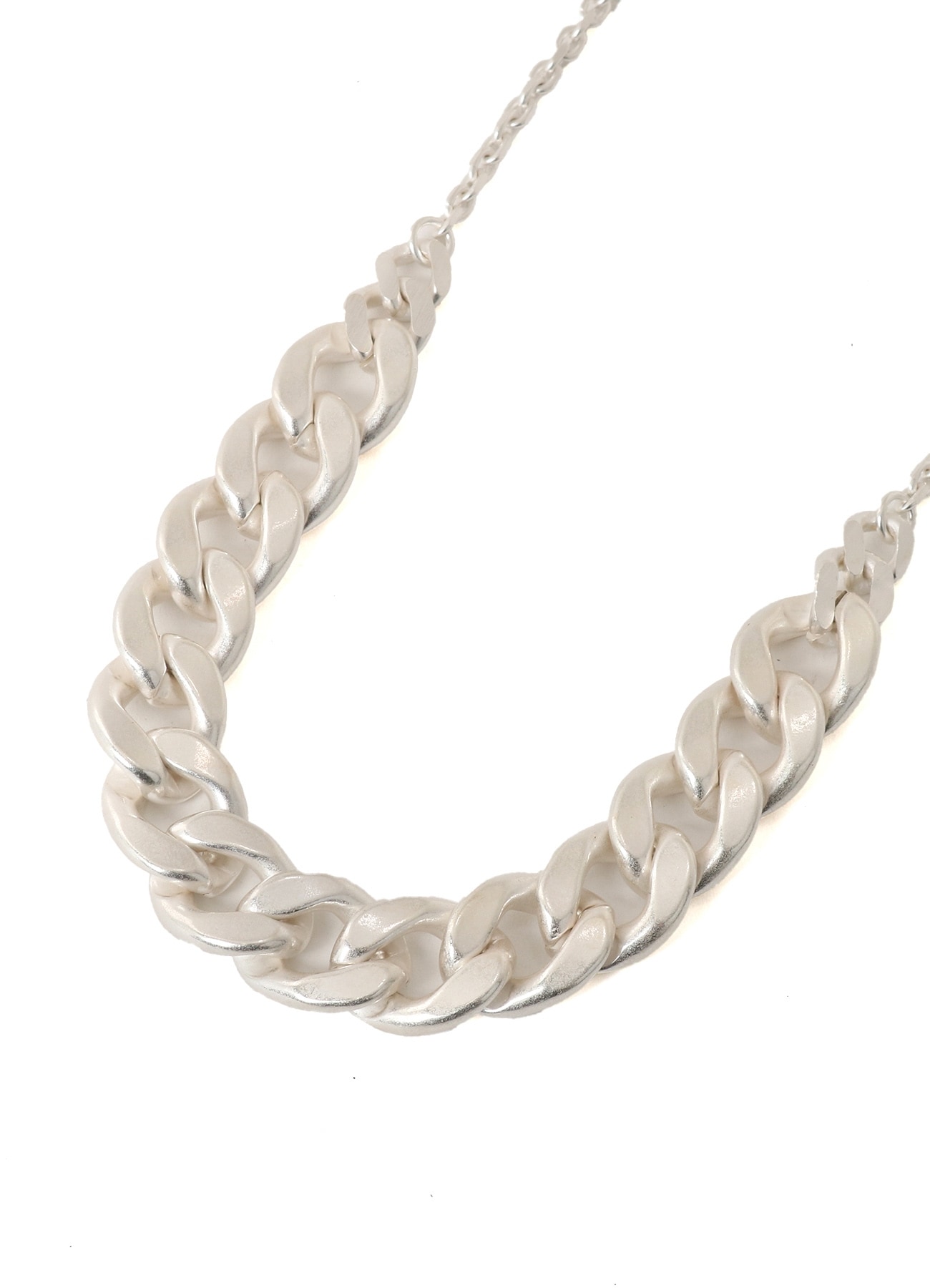 CHAIN NECKLACE WITH CUBAN LINK ACCENT