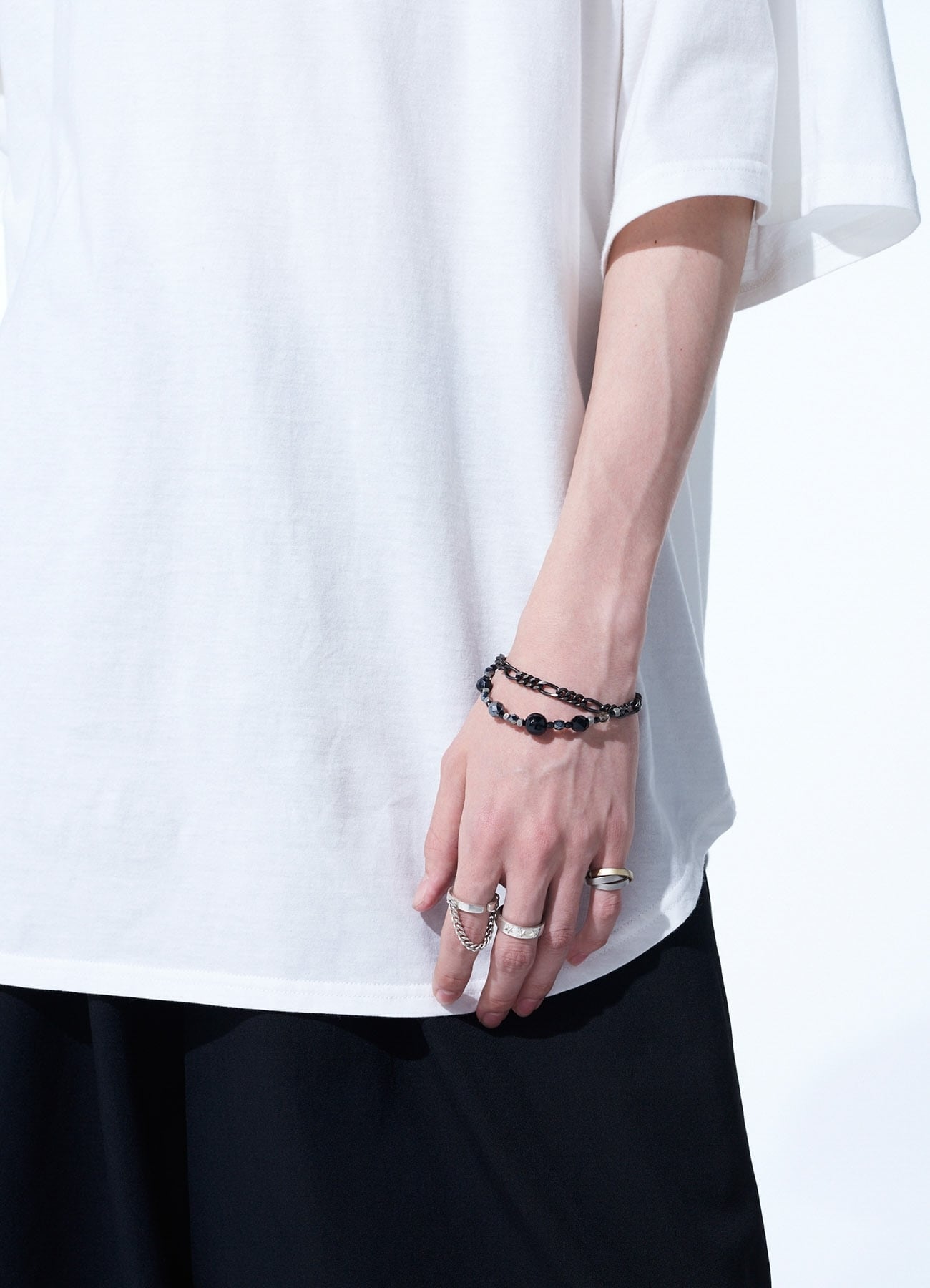 BLACK ONYX + GLASS BEADS BRASS BRACELET