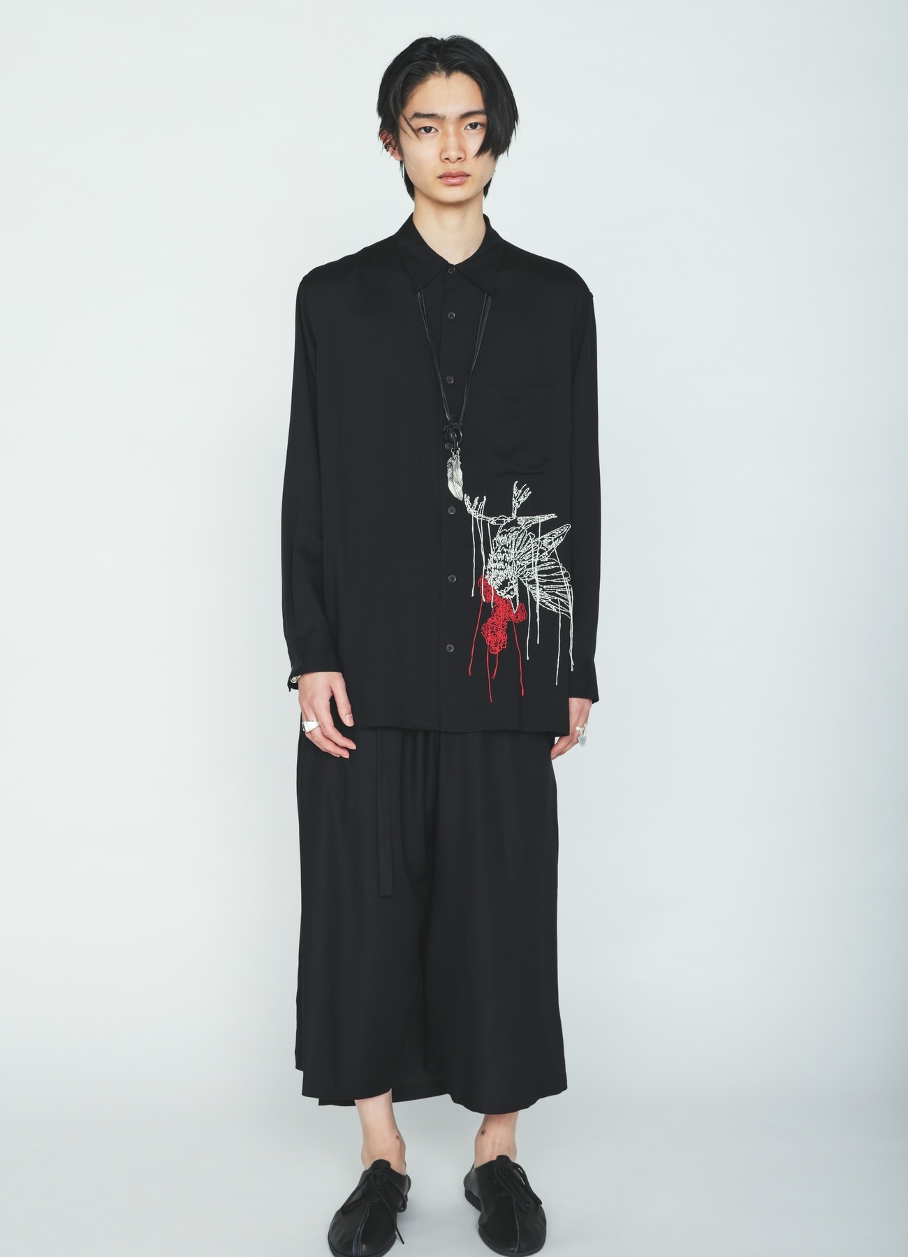 RAYON TWILL CROW AND FLOWER EMBROIDERY SHIRT