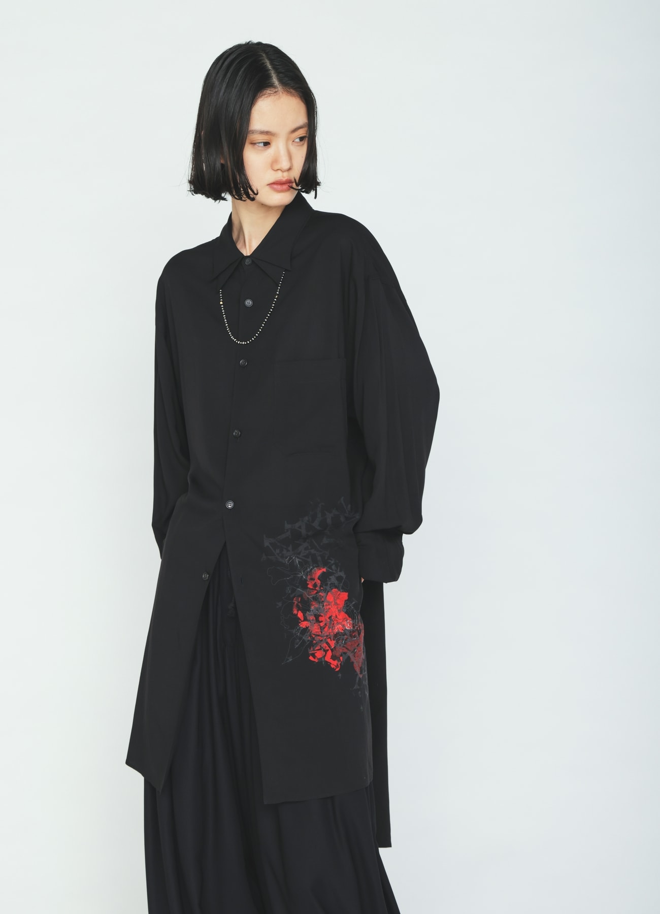 RAYON “Y” LETTER AND RED FLOWER PRINT LAYERED-COLLAR SHIRT