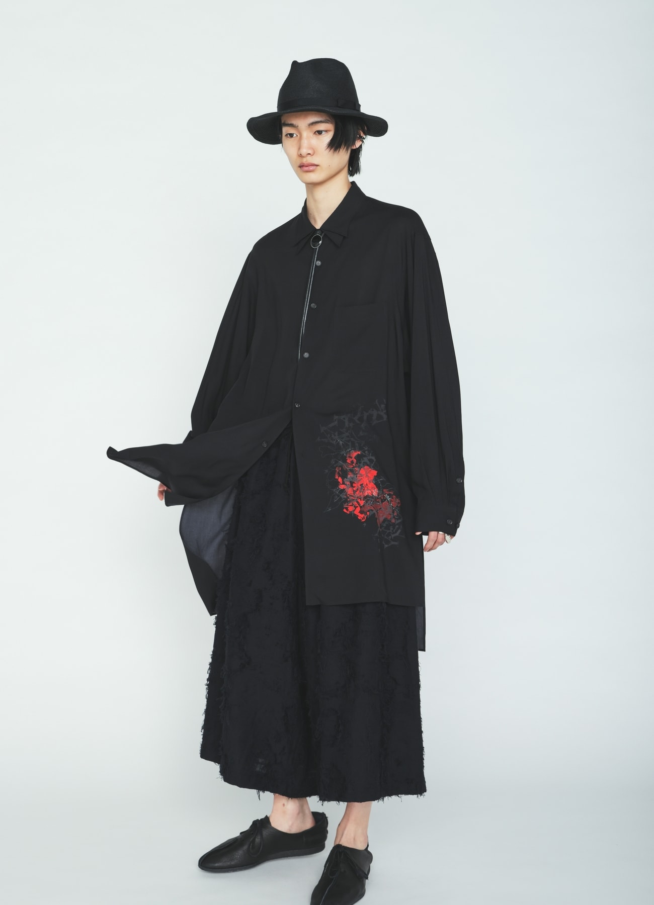 RAYON “Y” LETTER AND RED FLOWER PRINT LAYERED-COLLAR SHIRT