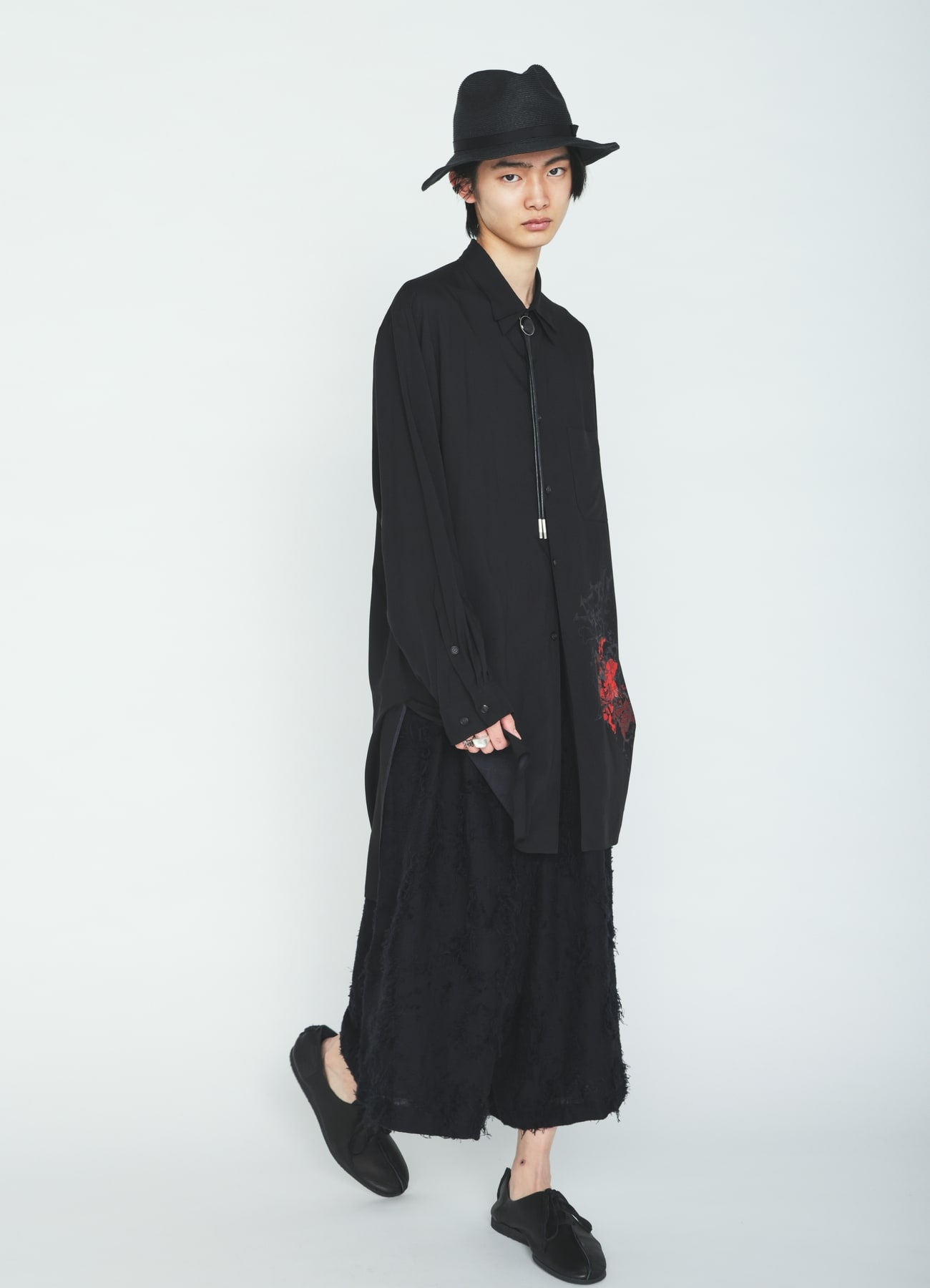 RAYON “Y” LETTER AND RED FLOWER PRINT LAYERED-COLLAR SHIRT