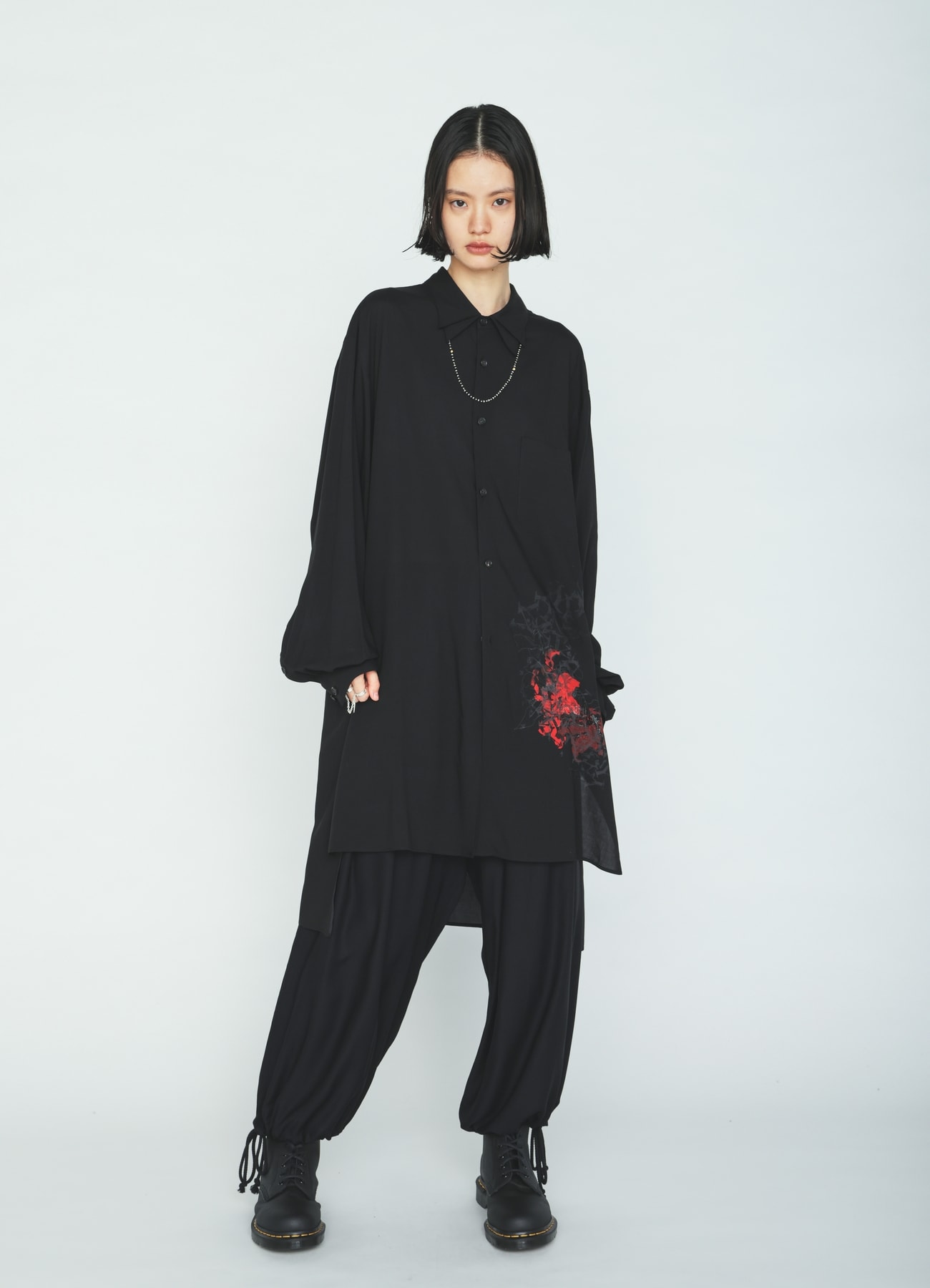 RAYON “Y” LETTER AND RED FLOWER PRINT LAYERED-COLLAR SHIRT