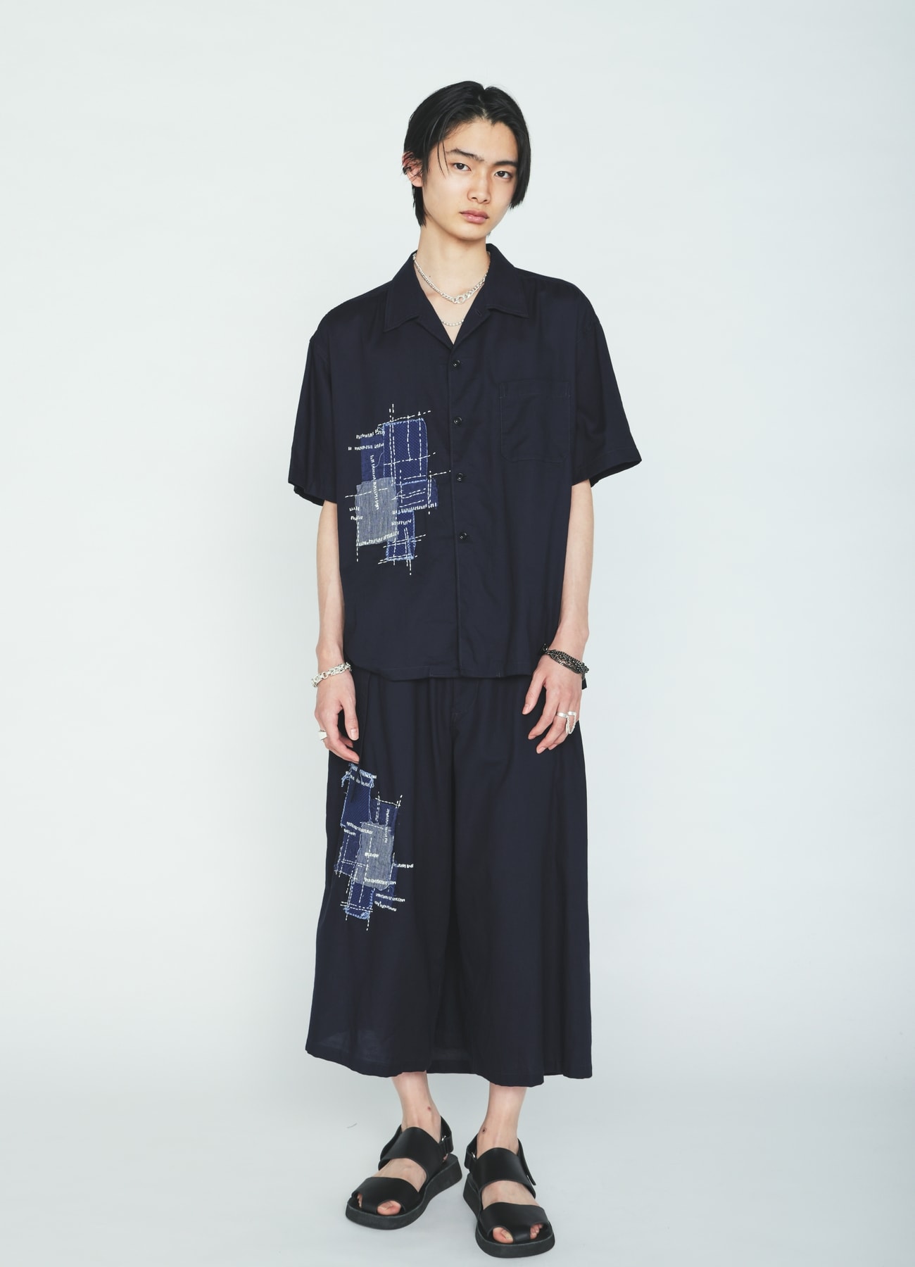 ORGANIC COTTON WASHER SHORT-SLEEVE SHIRT WITH SASHIKO EMBROIDERY
