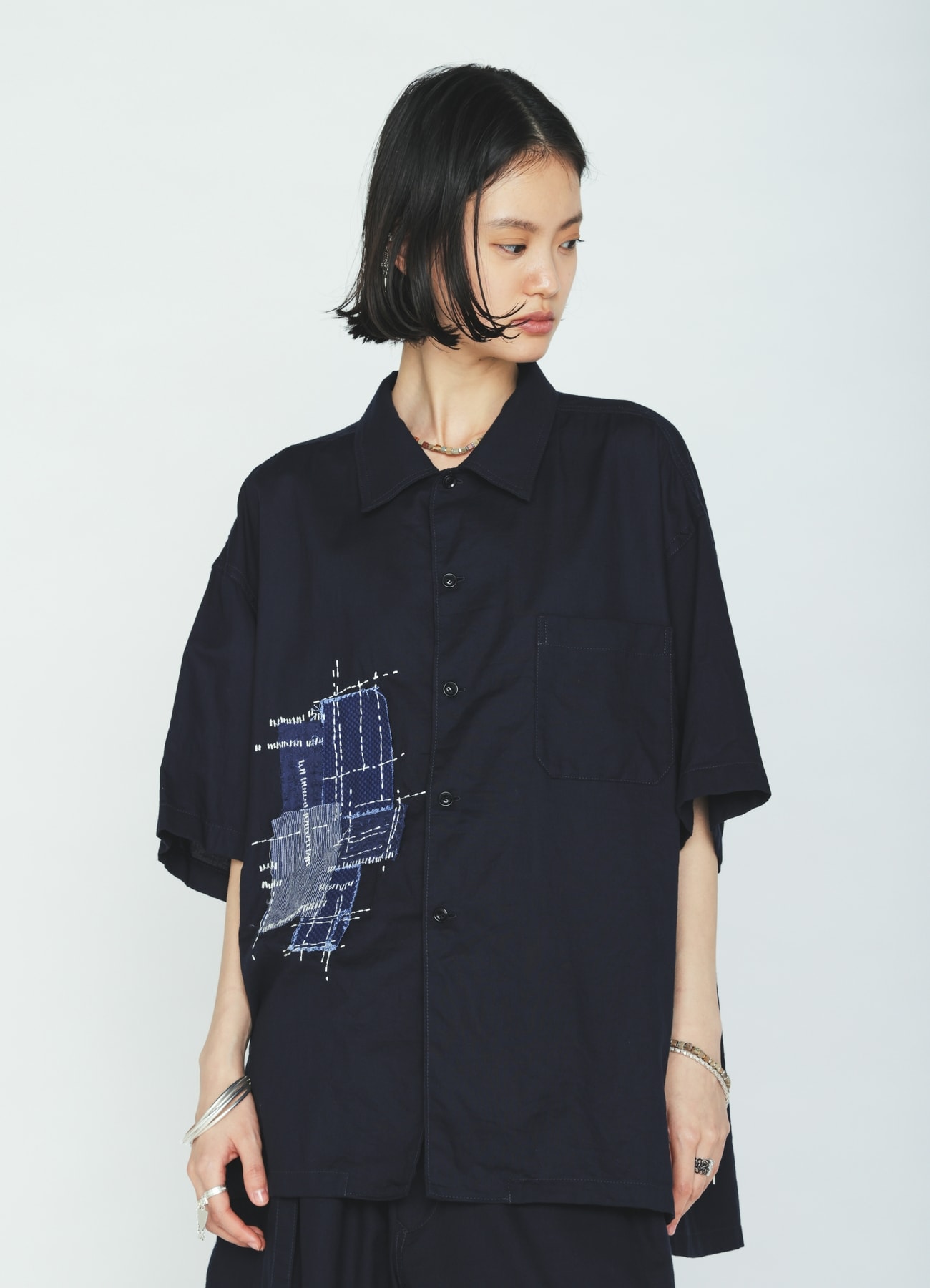 ORGANIC COTTON WASHER SHORT-SLEEVE SHIRT WITH SASHIKO EMBROIDERY