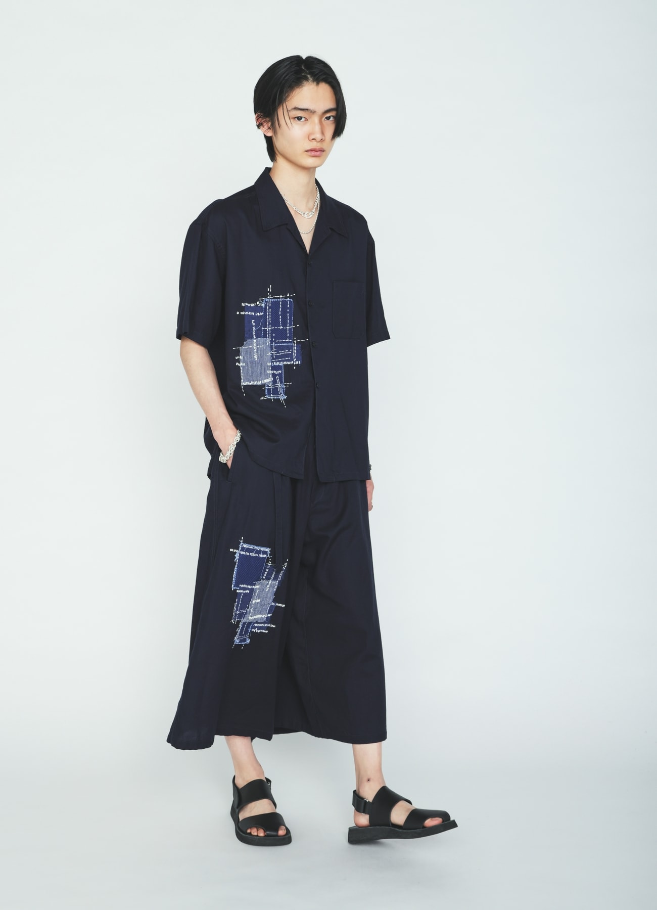 ORGANIC COTTON WASHER SHORT-SLEEVE SHIRT WITH SASHIKO EMBROIDERY