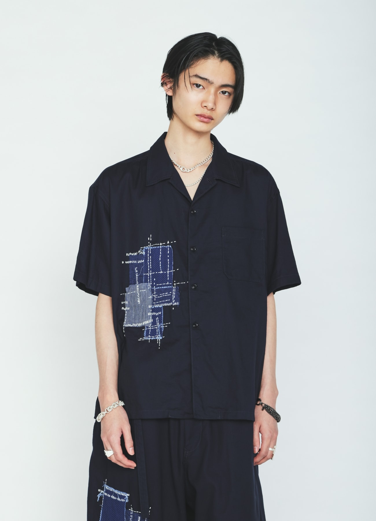 ORGANIC COTTON WASHER SHORT-SLEEVE SHIRT WITH SASHIKO EMBROIDERY