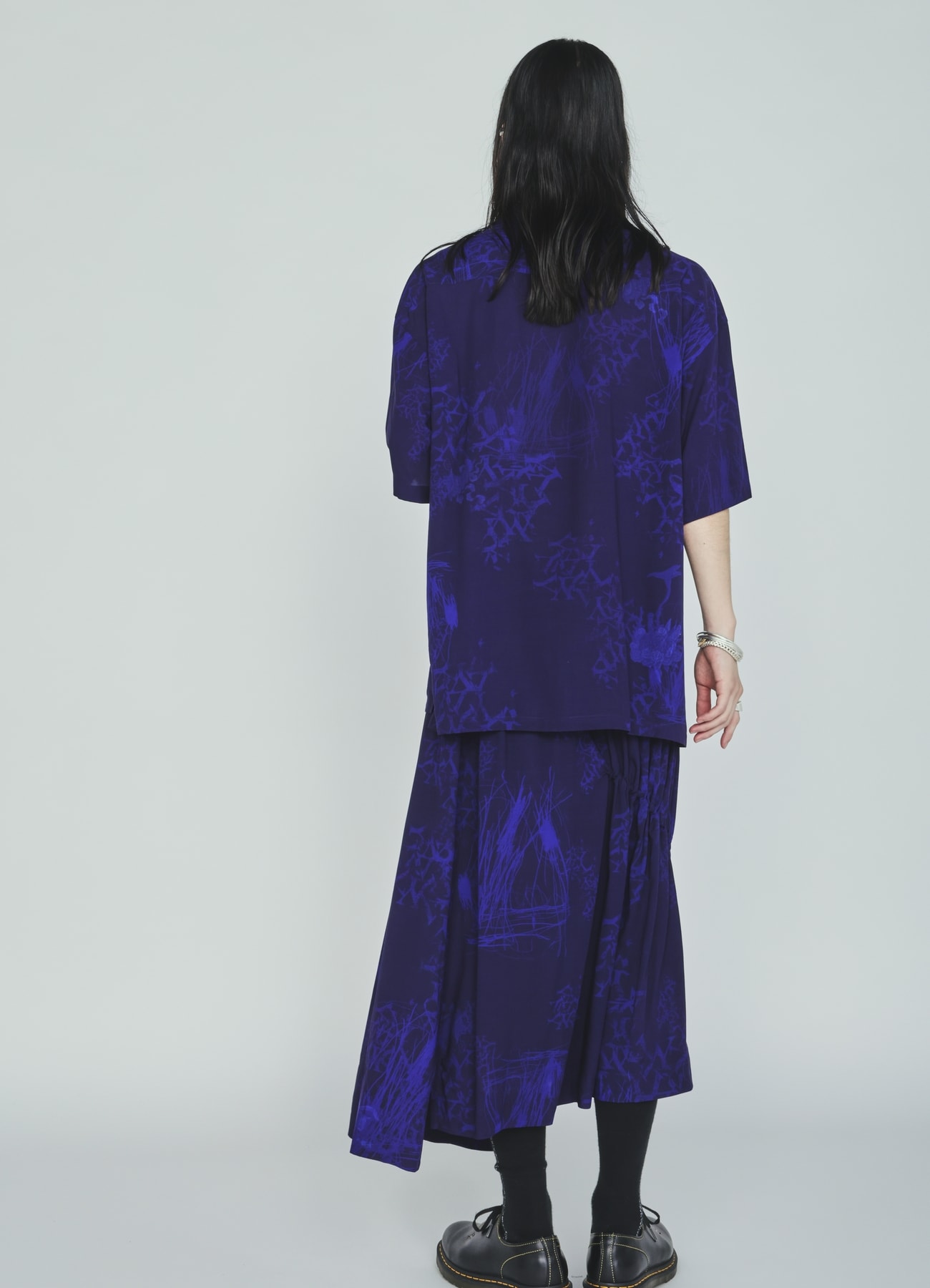 RAYON “Y” LETTER AND INDIAN MOTIF PRINT OPEN COLLAR SHIRT