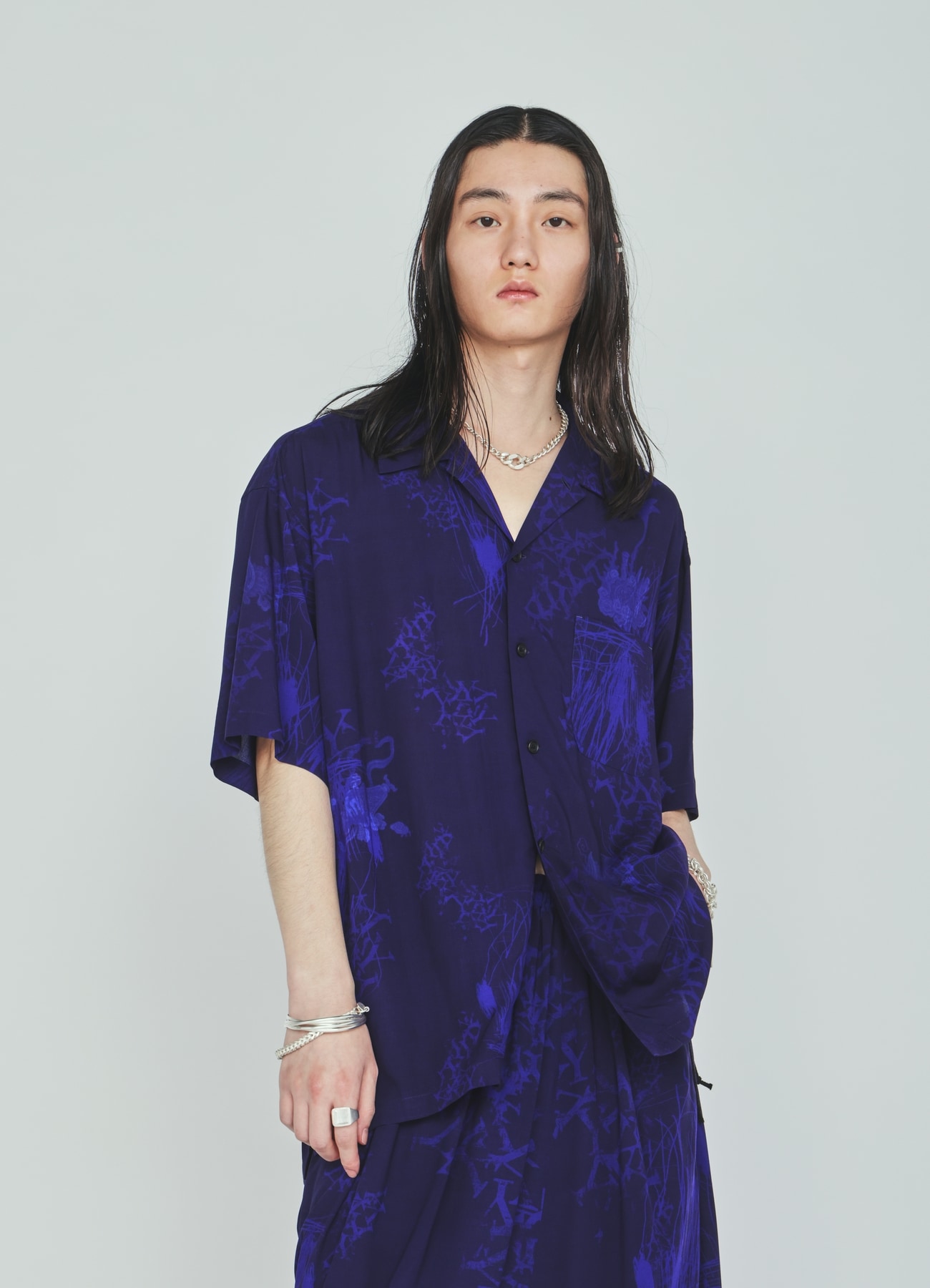 RAYON “Y” LETTER AND INDIAN MOTIF PRINT OPEN COLLAR SHIRT(M Navy
