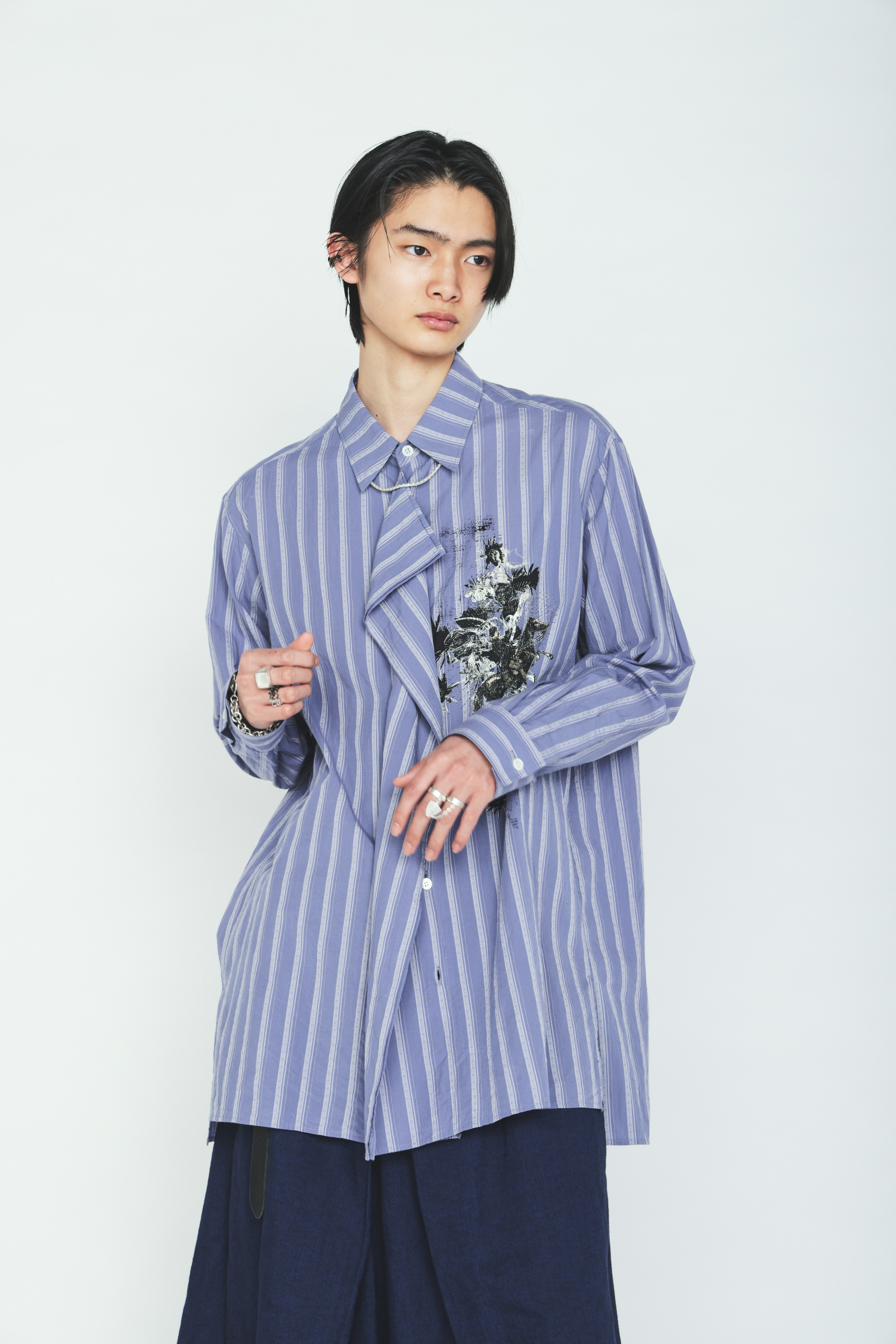 COTTON STRIPED HORSE RIDER PRINT DRAPE SHIRT