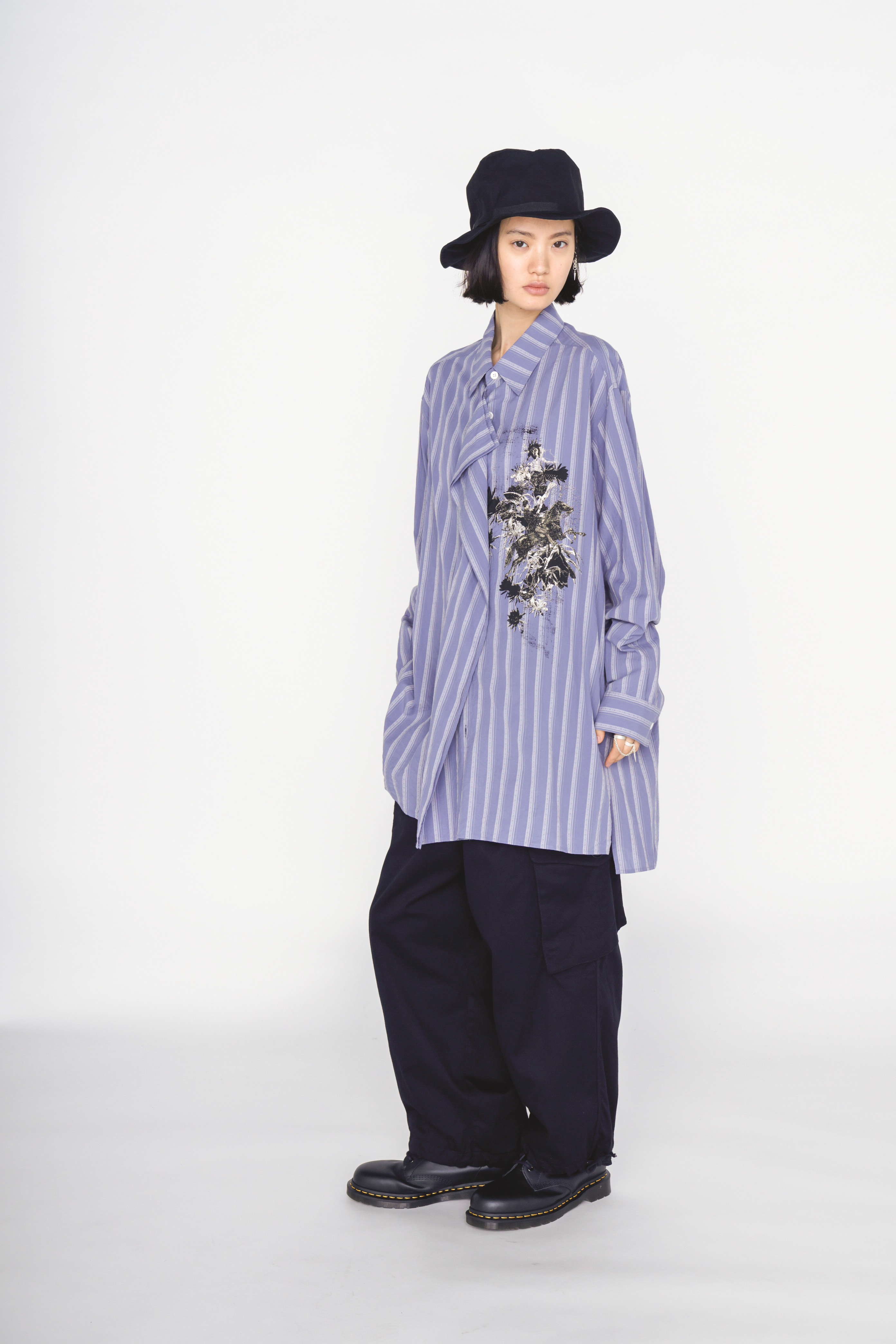 COTTON STRIPED HORSE RIDER PRINT DRAPE SHIRT