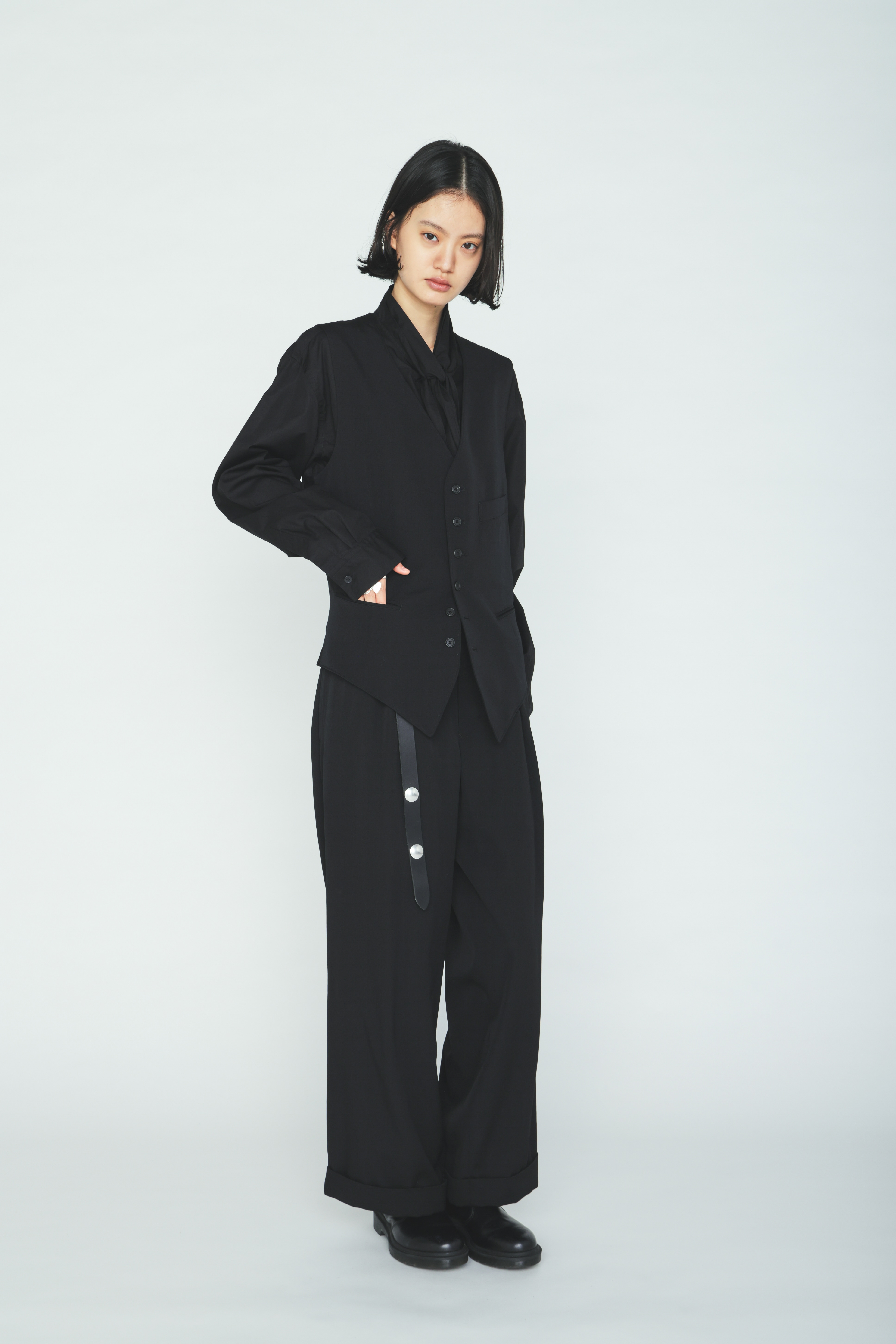 STUDS COW LEATHER BELT