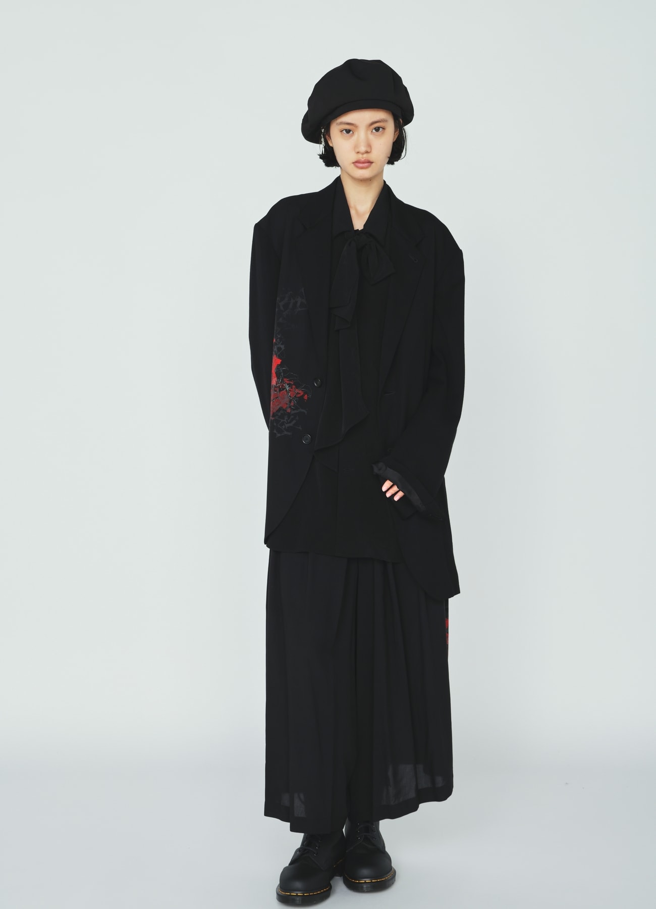 RAYON “Y” LETTER AND RED FLOWER PRINT CULOTTE PANTS