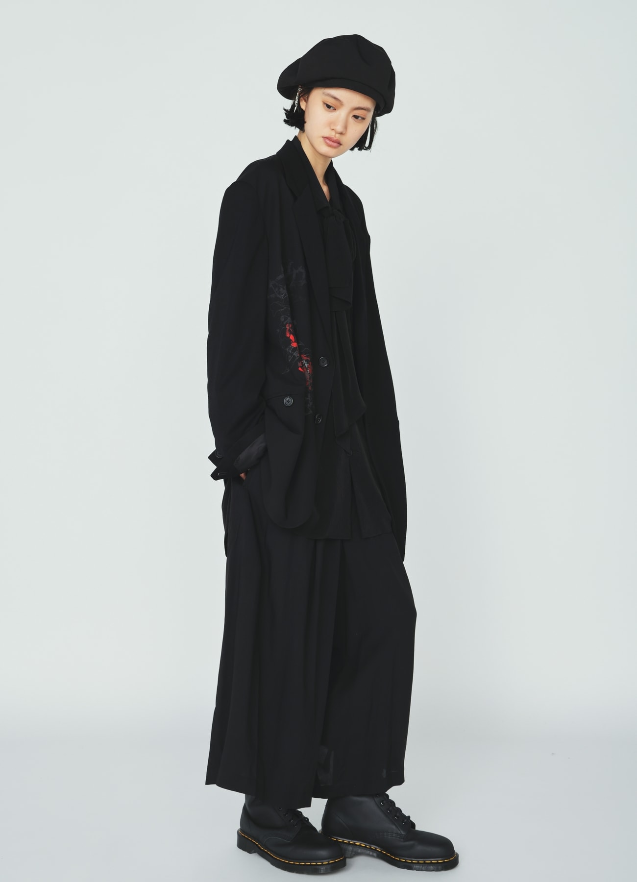 RAYON “Y” LETTER AND RED FLOWER PRINT CULOTTE PANTS