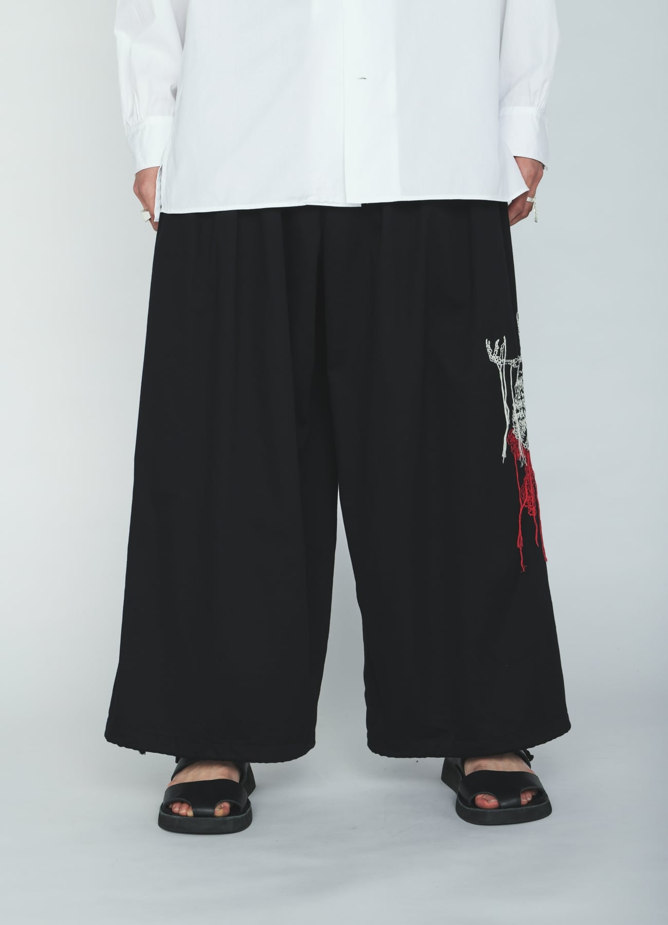 COTTON TWILL EMBROIDERY BALLOON PANTS