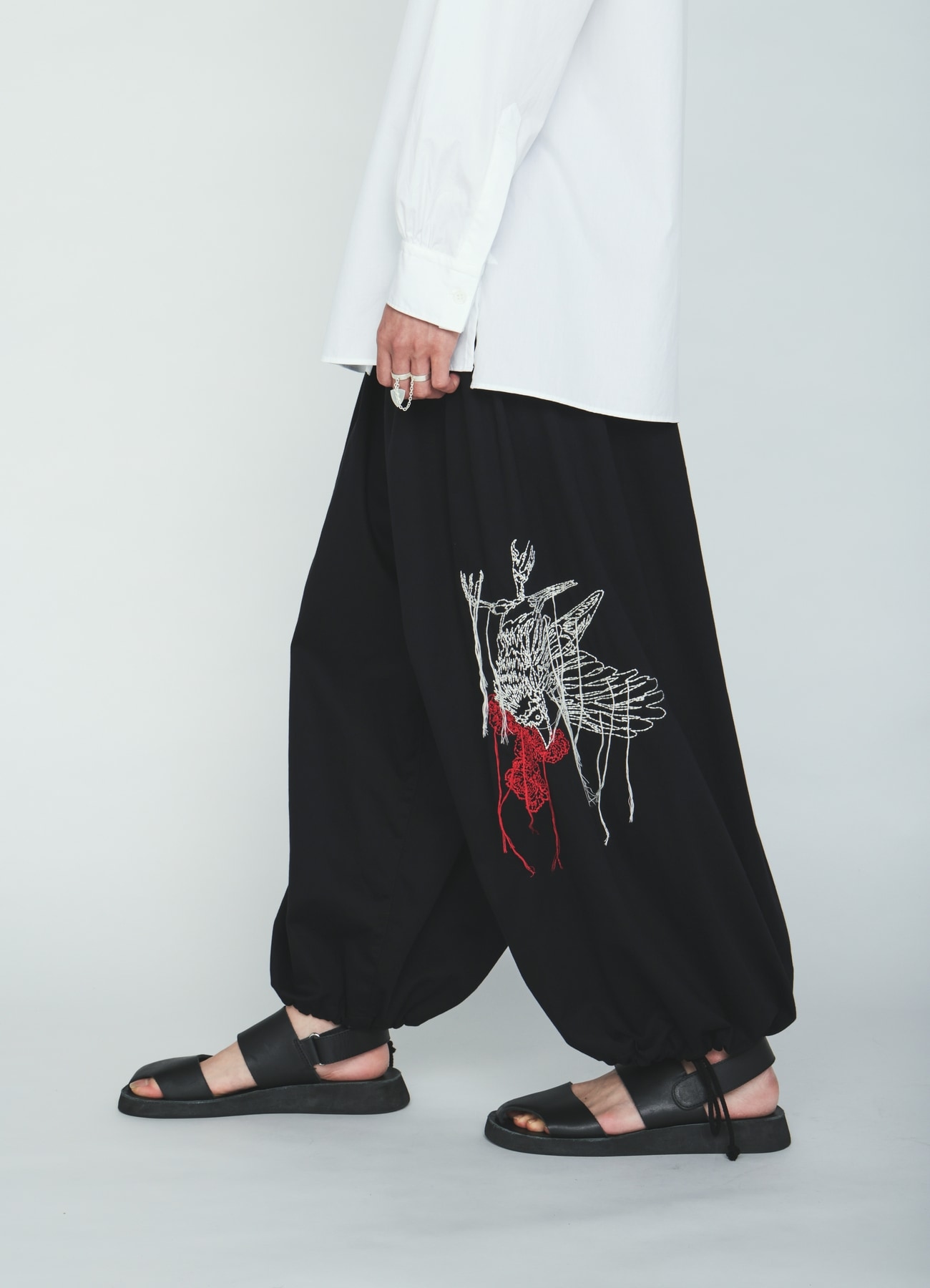 COTTON TWILL EMBROIDERY BALLOON PANTS