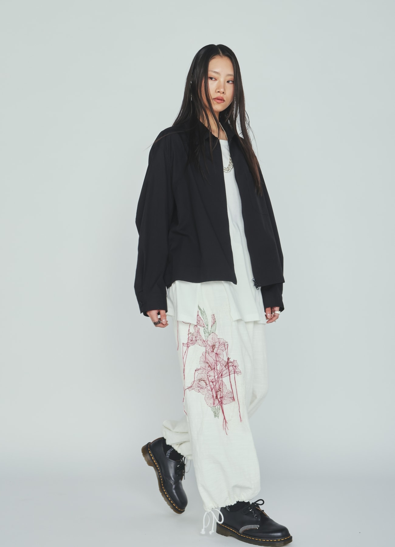 COTTON/LINEN FLOWER EMBROIDERY BALLOON PANTS