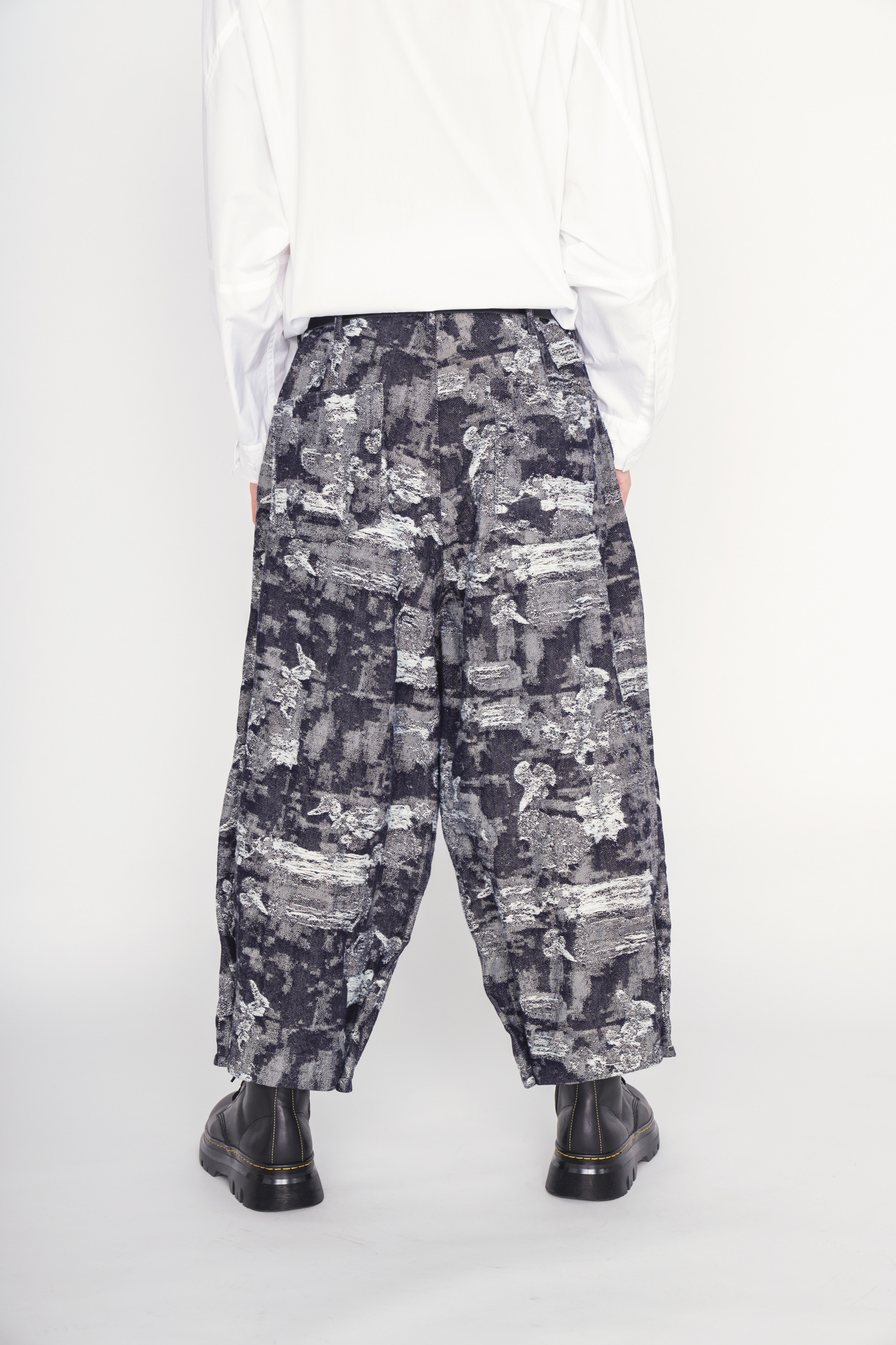JACQUARD DENIM 2-TUCK PANTS