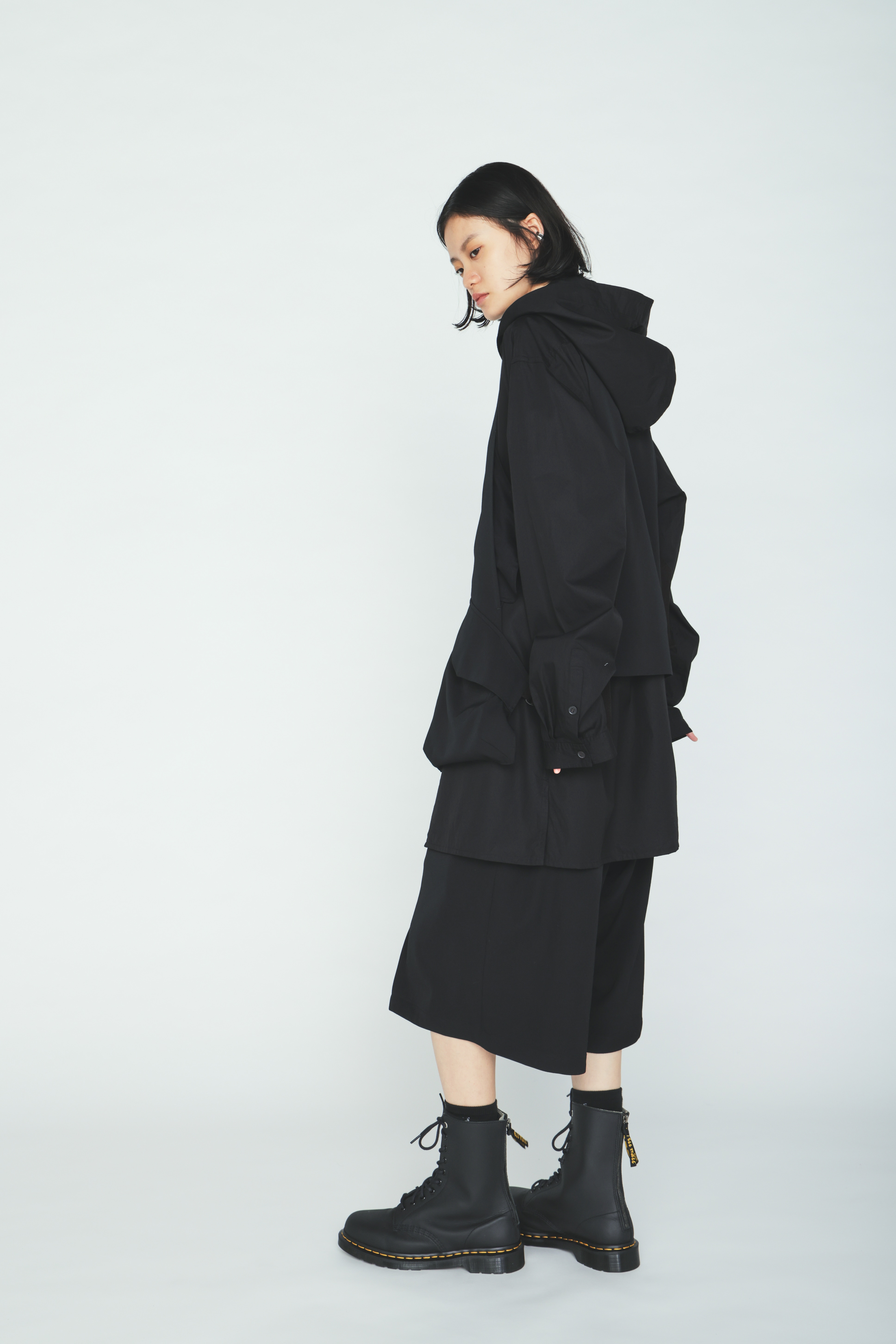 WASHER WOOL GABARDINE WRAP HALF PANTS