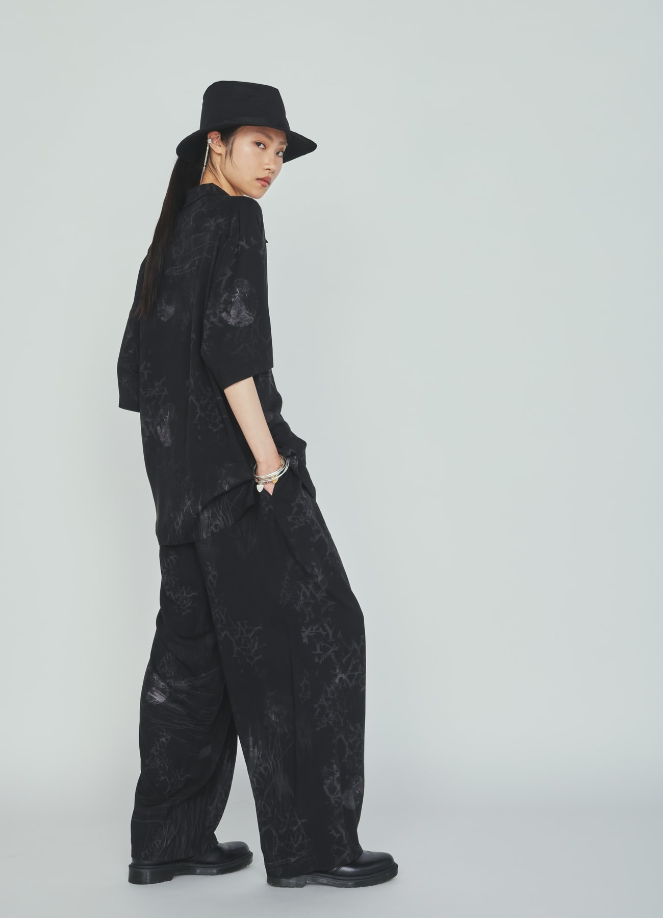 RAYON “Y” LETTER AND SUN-MOON PRINT DRAWSTRING PANTS