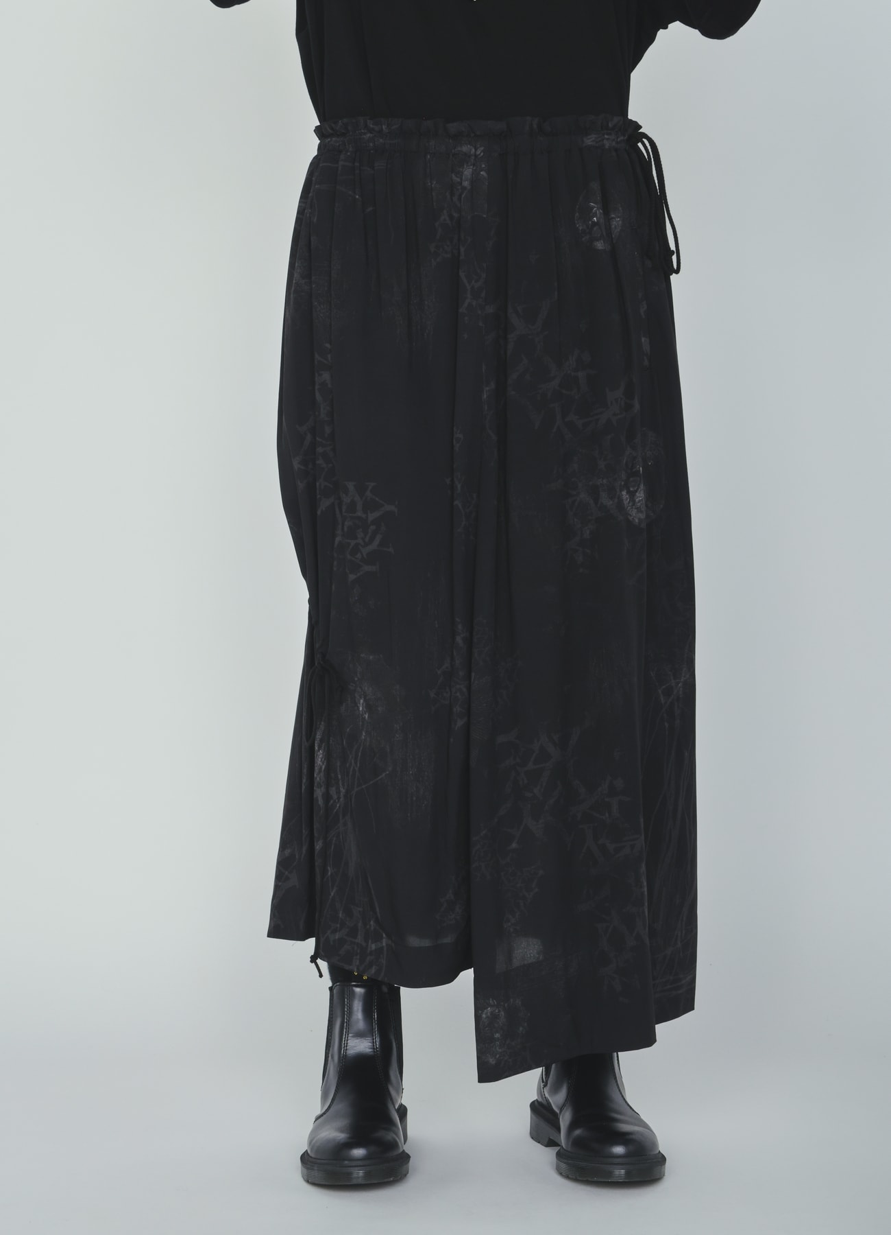 RAYON “Y” LETTER AND SUN-MOON PRINT WRAP SKIRT