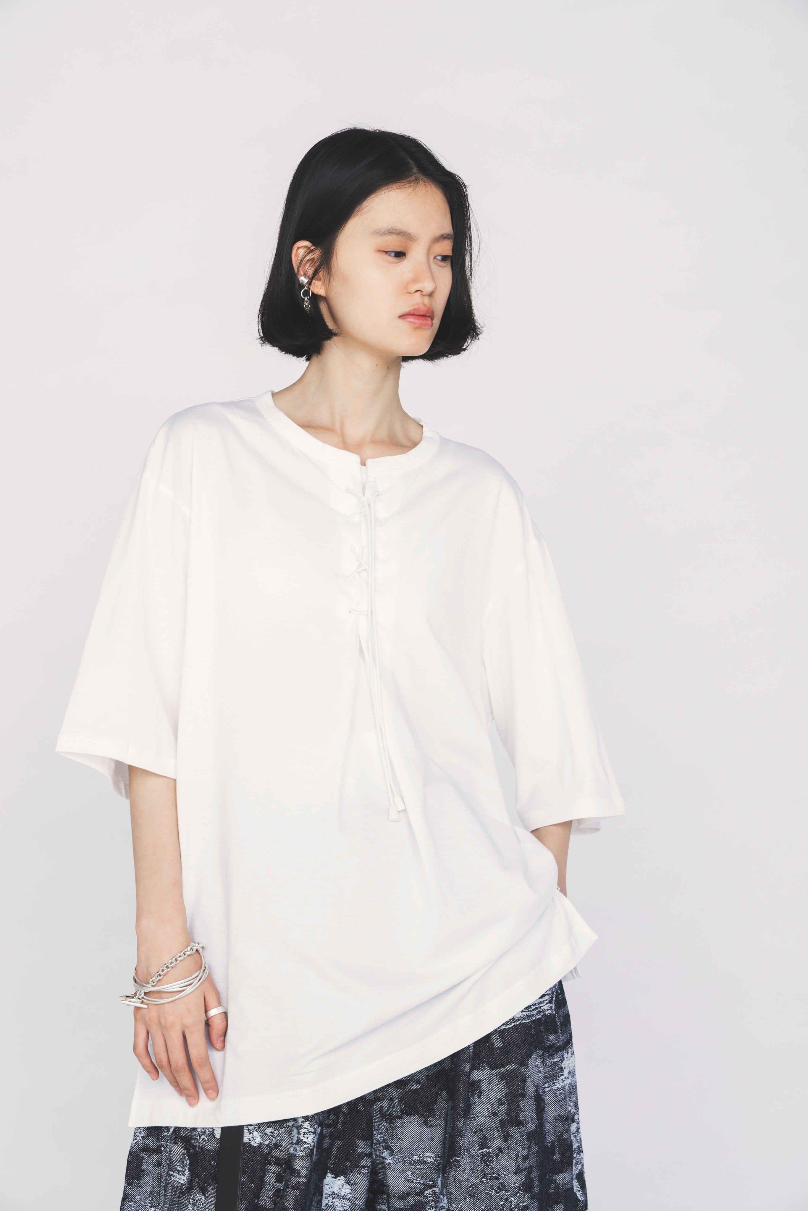 30/COTTON JERSEY LACE-UP T-SHIRT