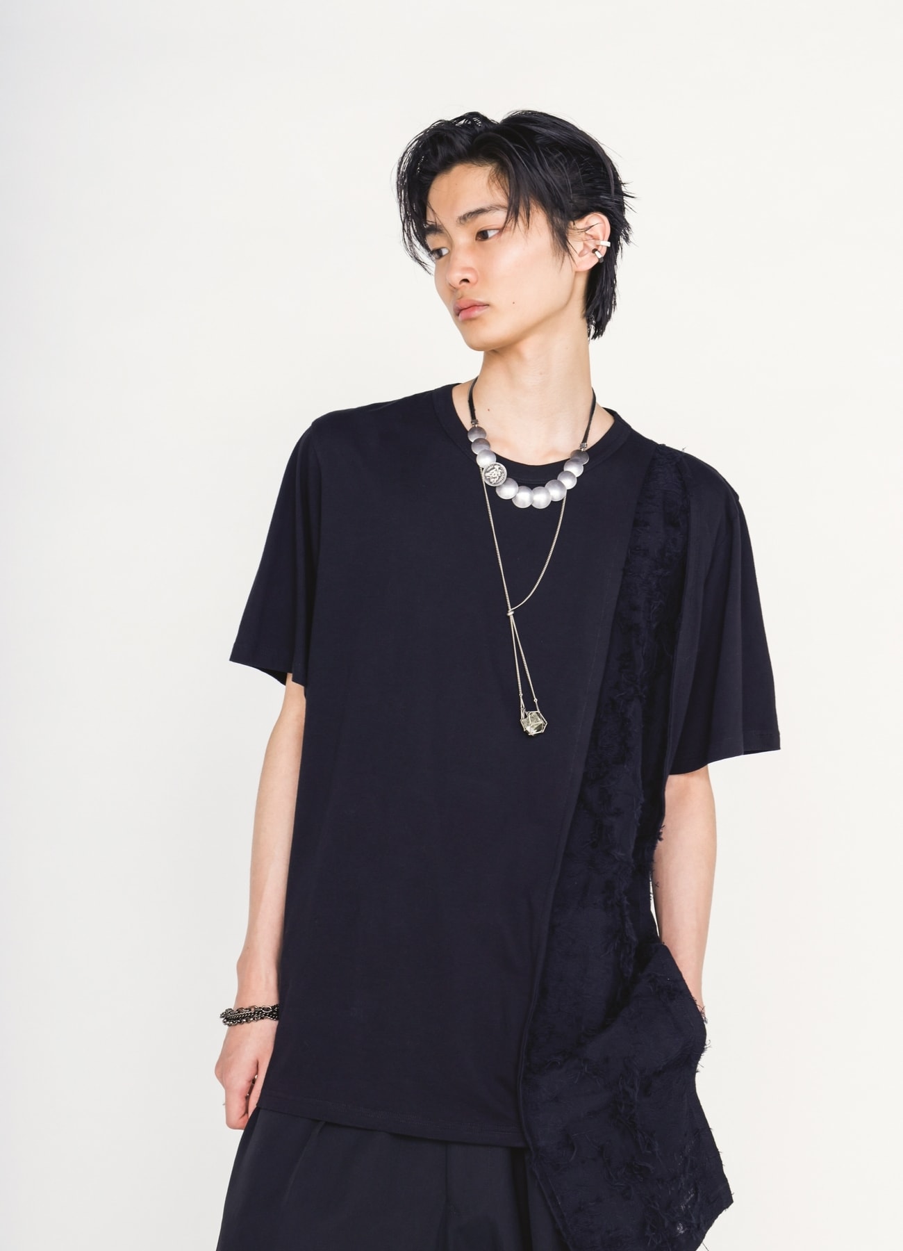 ASYMMETRY DESIGN LONG-SLEEVED T-SHIRT WITH SHEER JACQUARD FABRIC