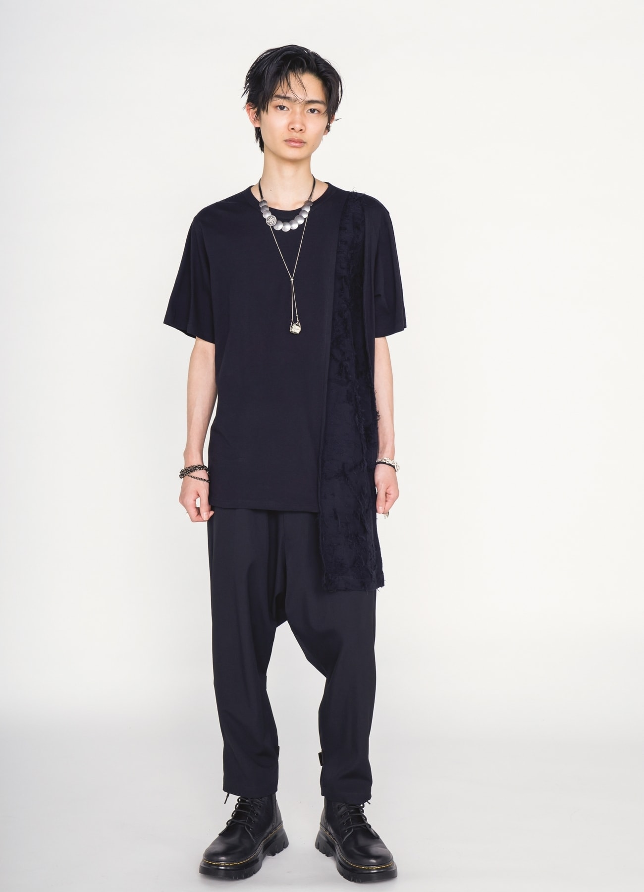 ASYMMETRY DESIGN LONG-SLEEVED T-SHIRT WITH SHEER JACQUARD FABRIC